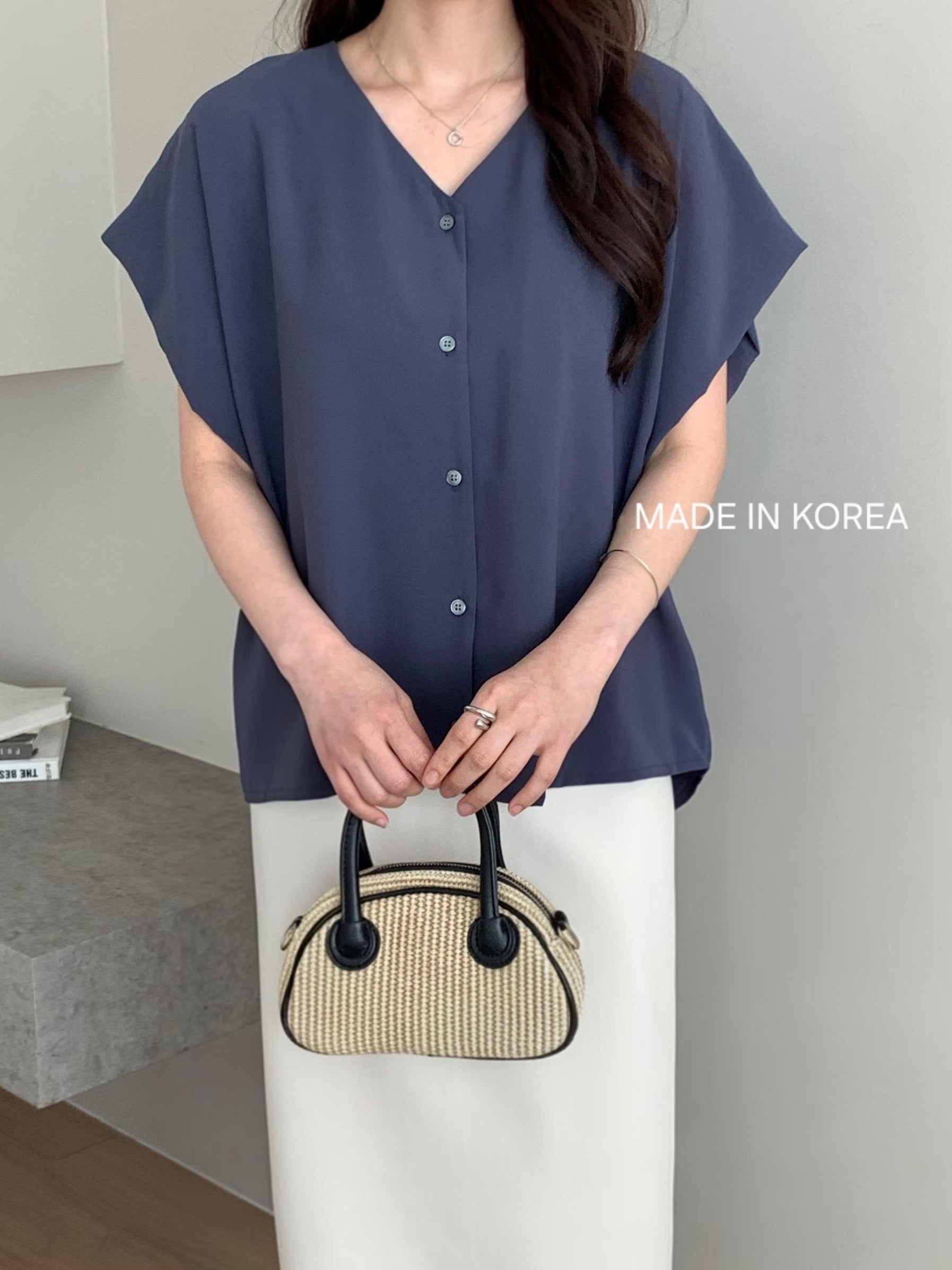 G6281 韓國🇰🇷V領淨色鬆身恤