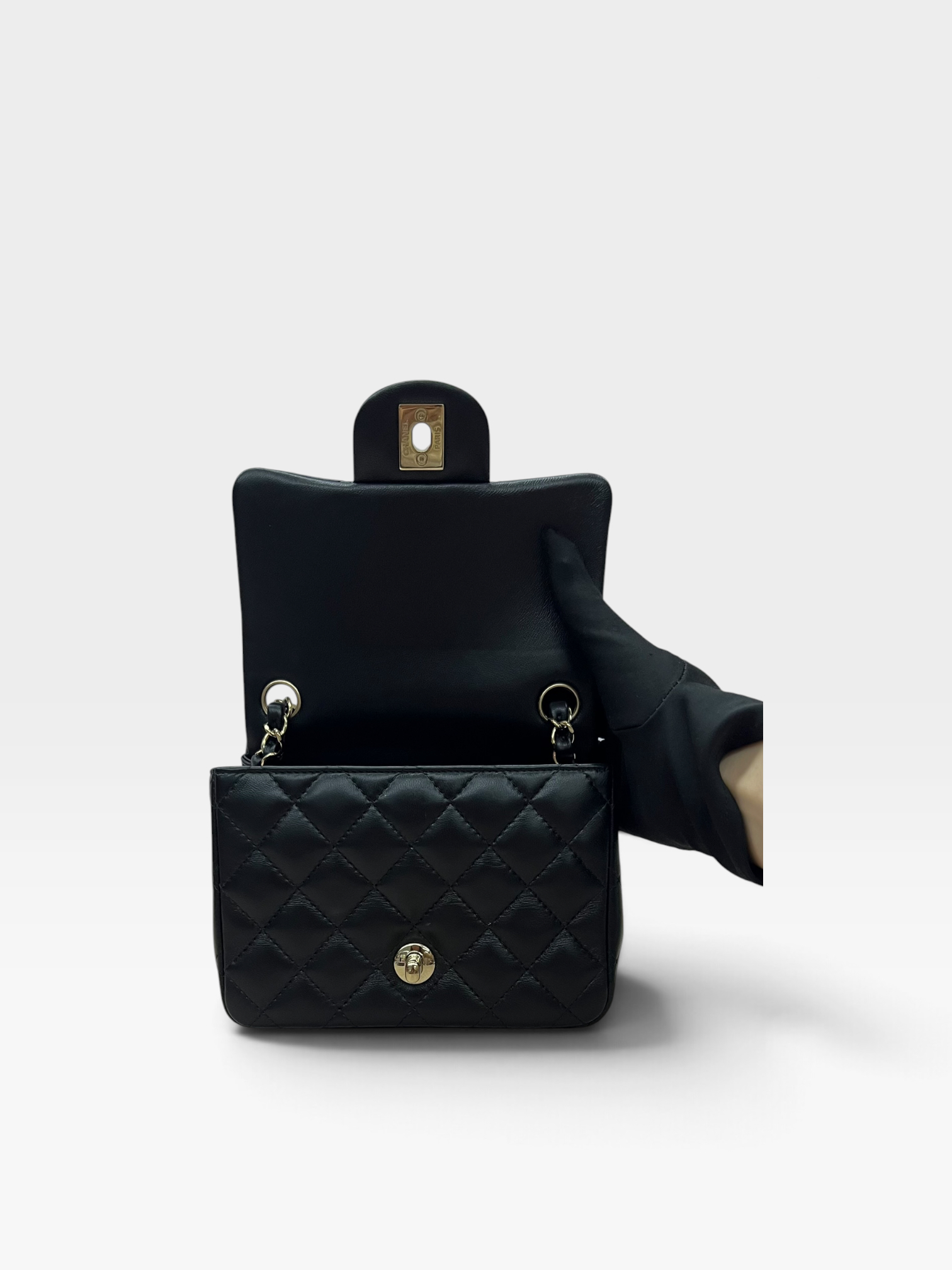 Pre-Owned Chanel Mini Classic Flap/ Product Code: 