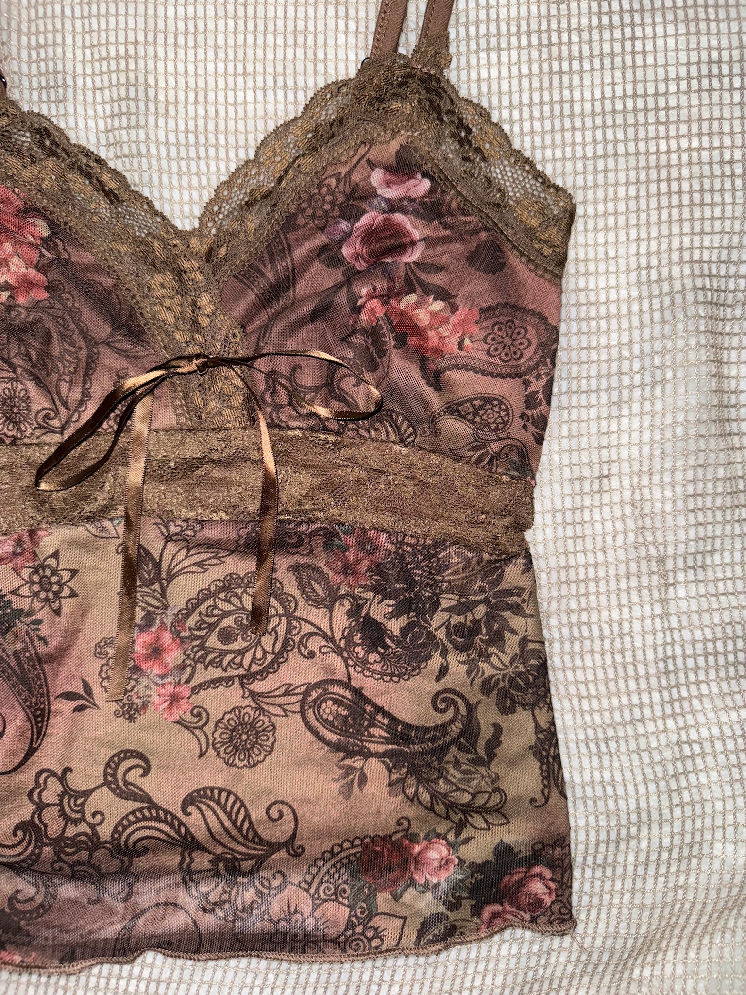 Romwe Vintage Mesh Overlay Cami