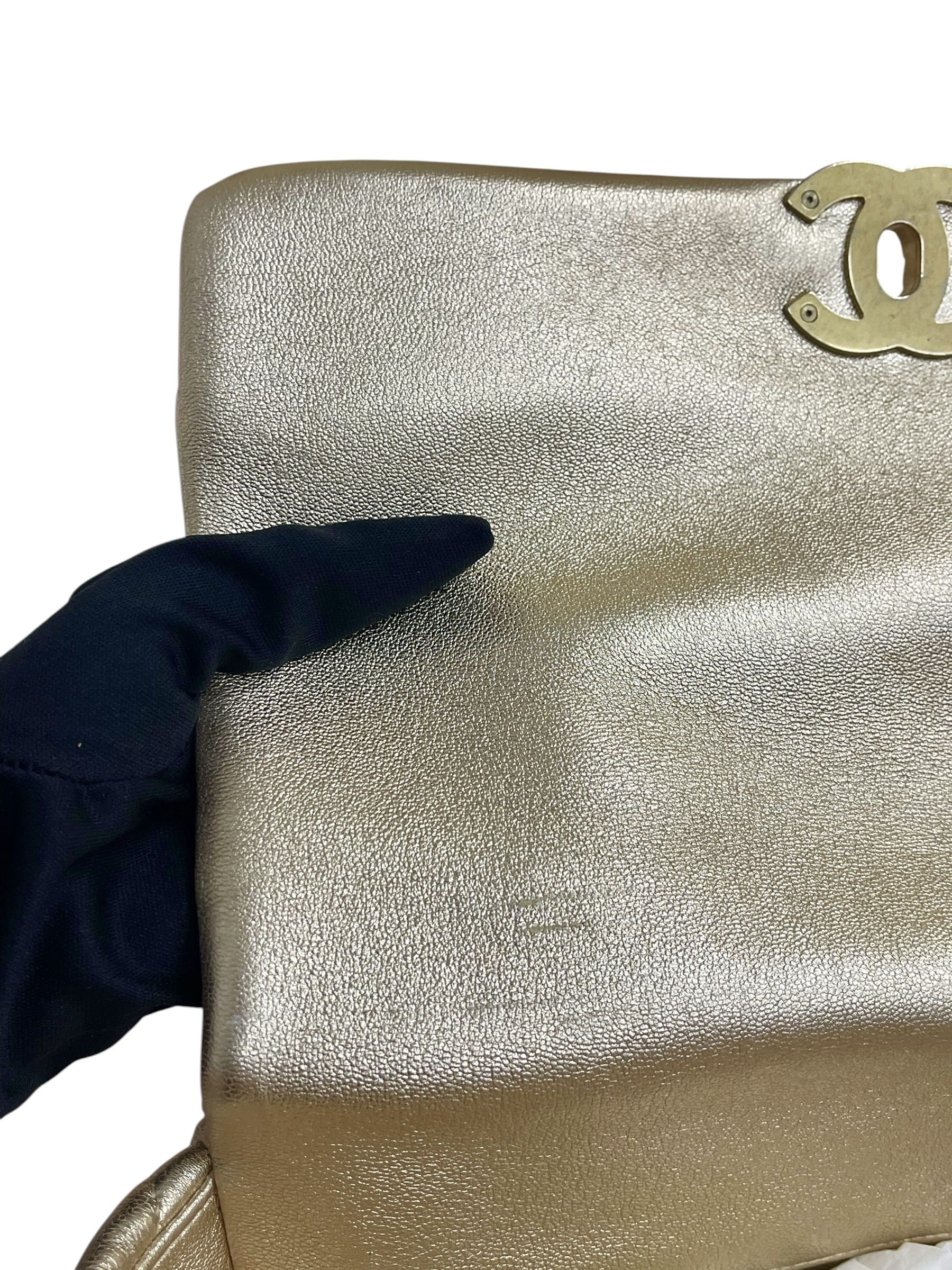 Pre-owned Chanel 19 Flap Bag / Product Code: 062203
