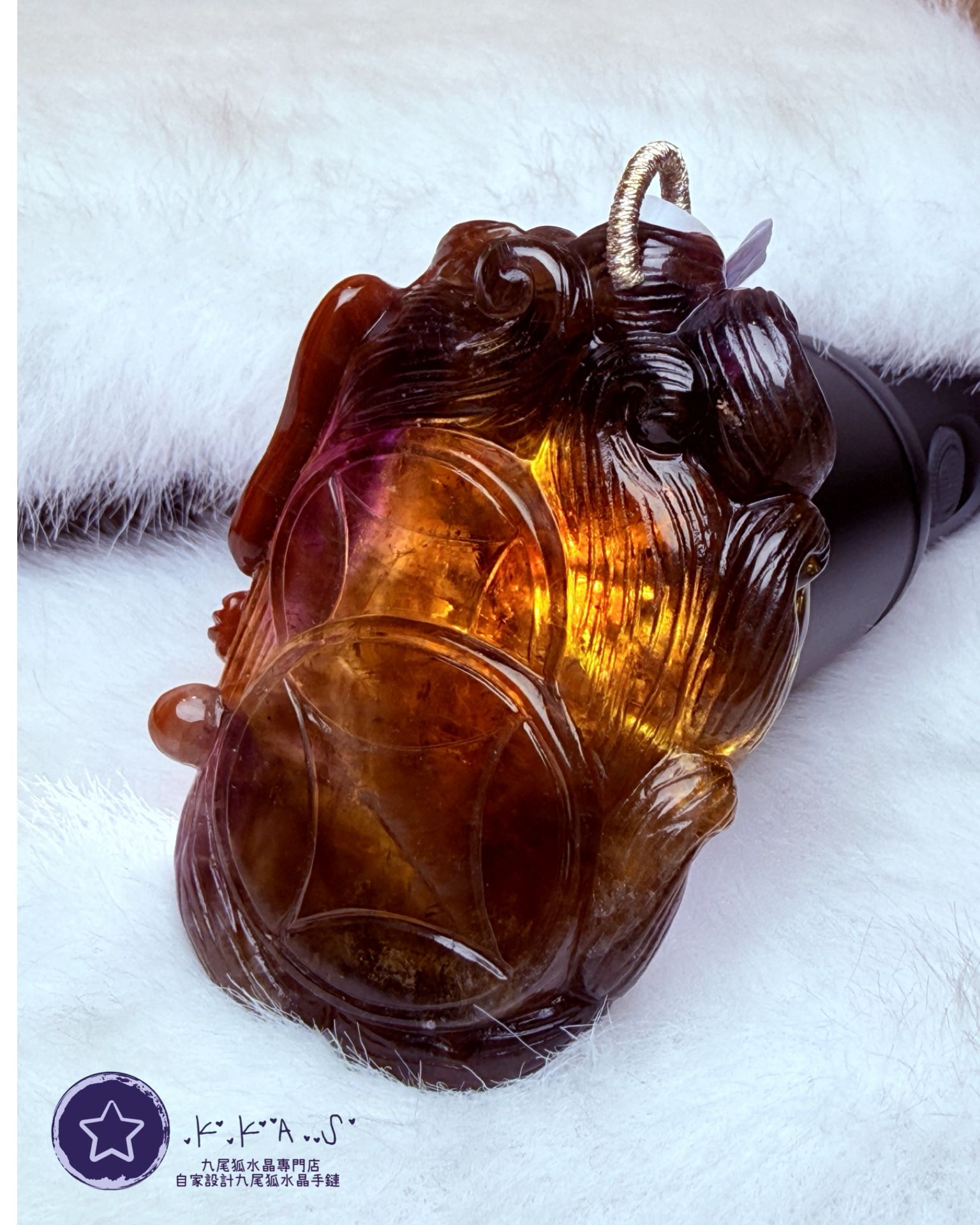 K00183 紅極光23 元寶狐娘娘 - 吊墜