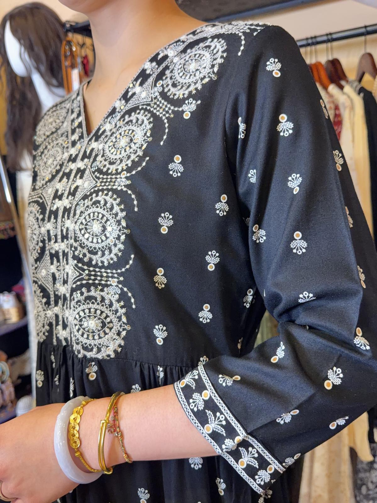 1618 Black Emb. Eyes V-Neck 2-Layer OP 47.5"