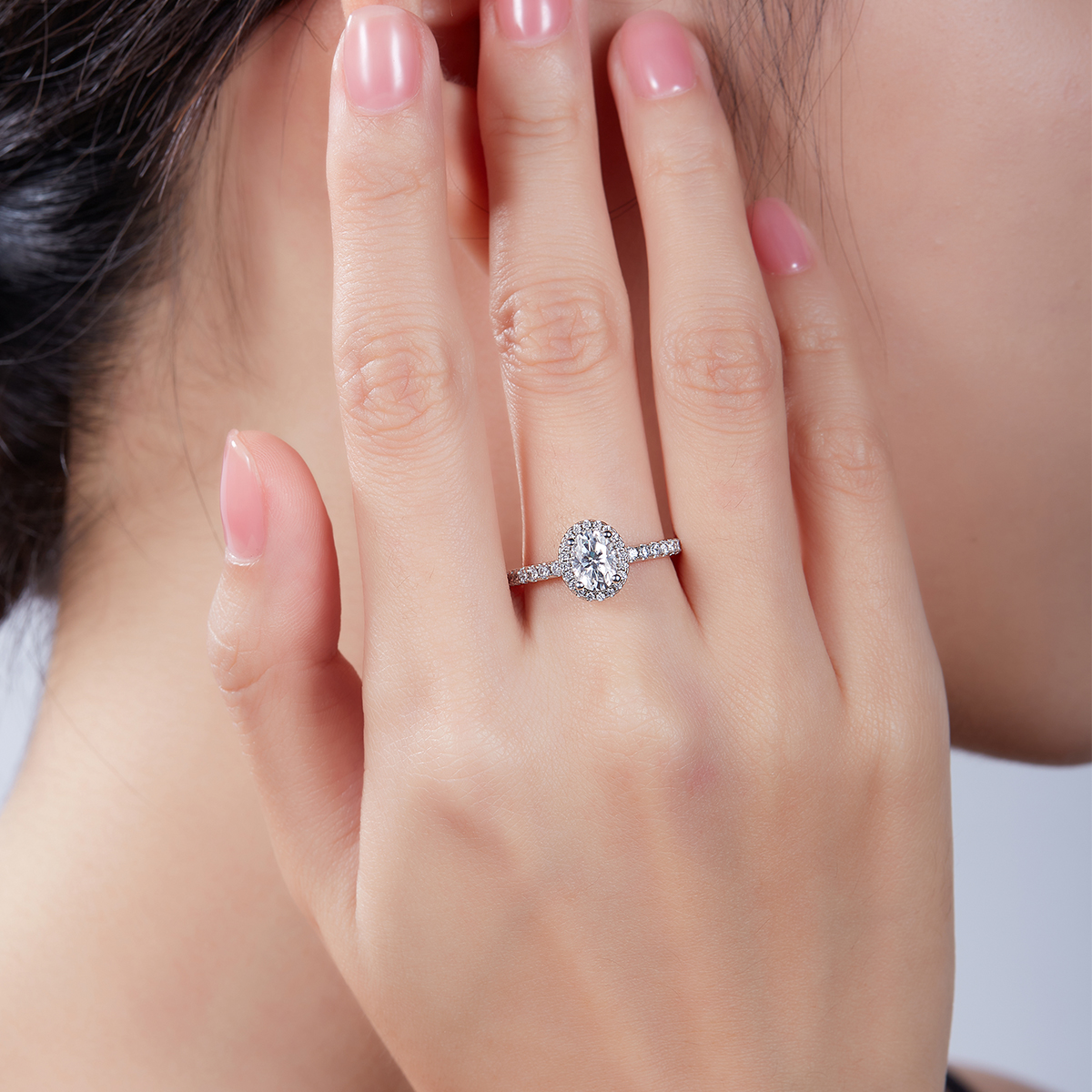 輕奢蛋形S925銀鍍白金莫桑鑽戒指1.00CT D級