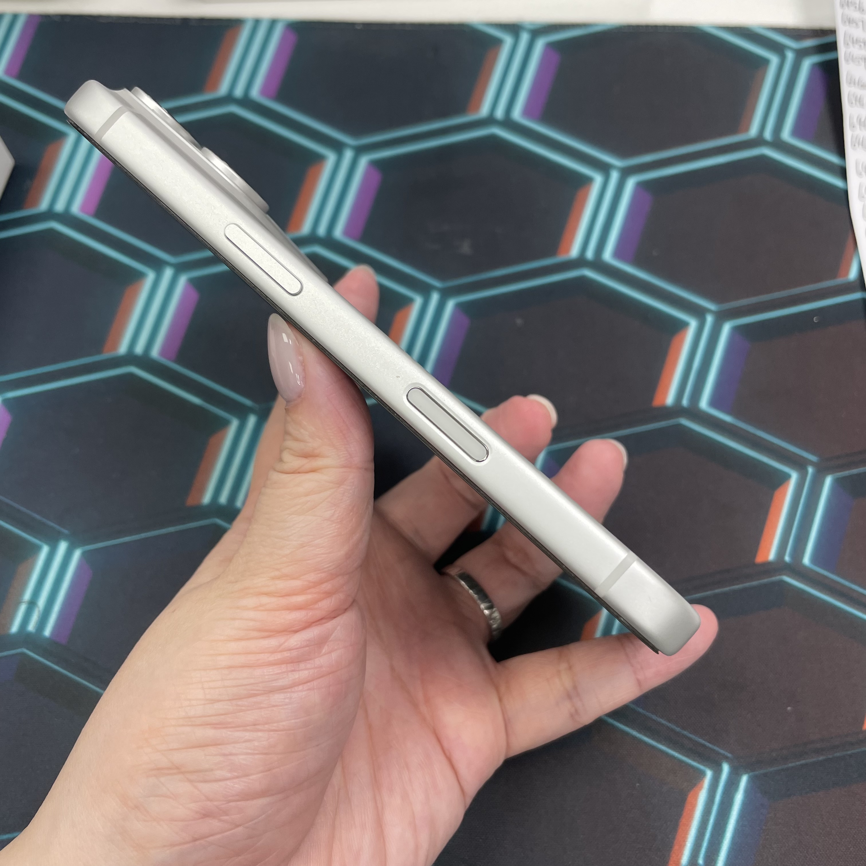 *6457 17 Pro 完美機 256GB 電100 白色 White