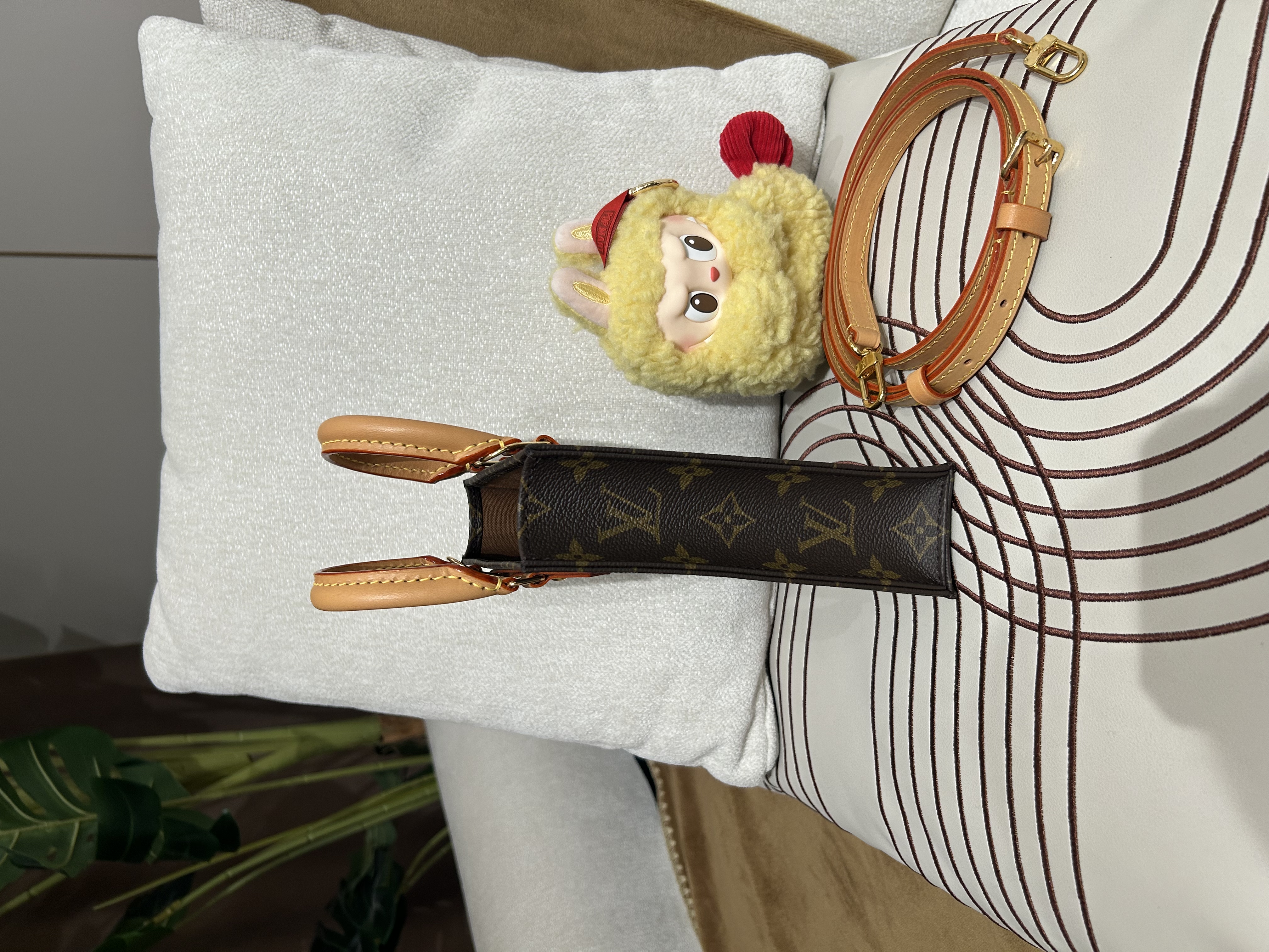 LV Petit Sac Plat Monogram M69442 100%Authentic, 99%New ✅NFC✅Dust bag✅Box