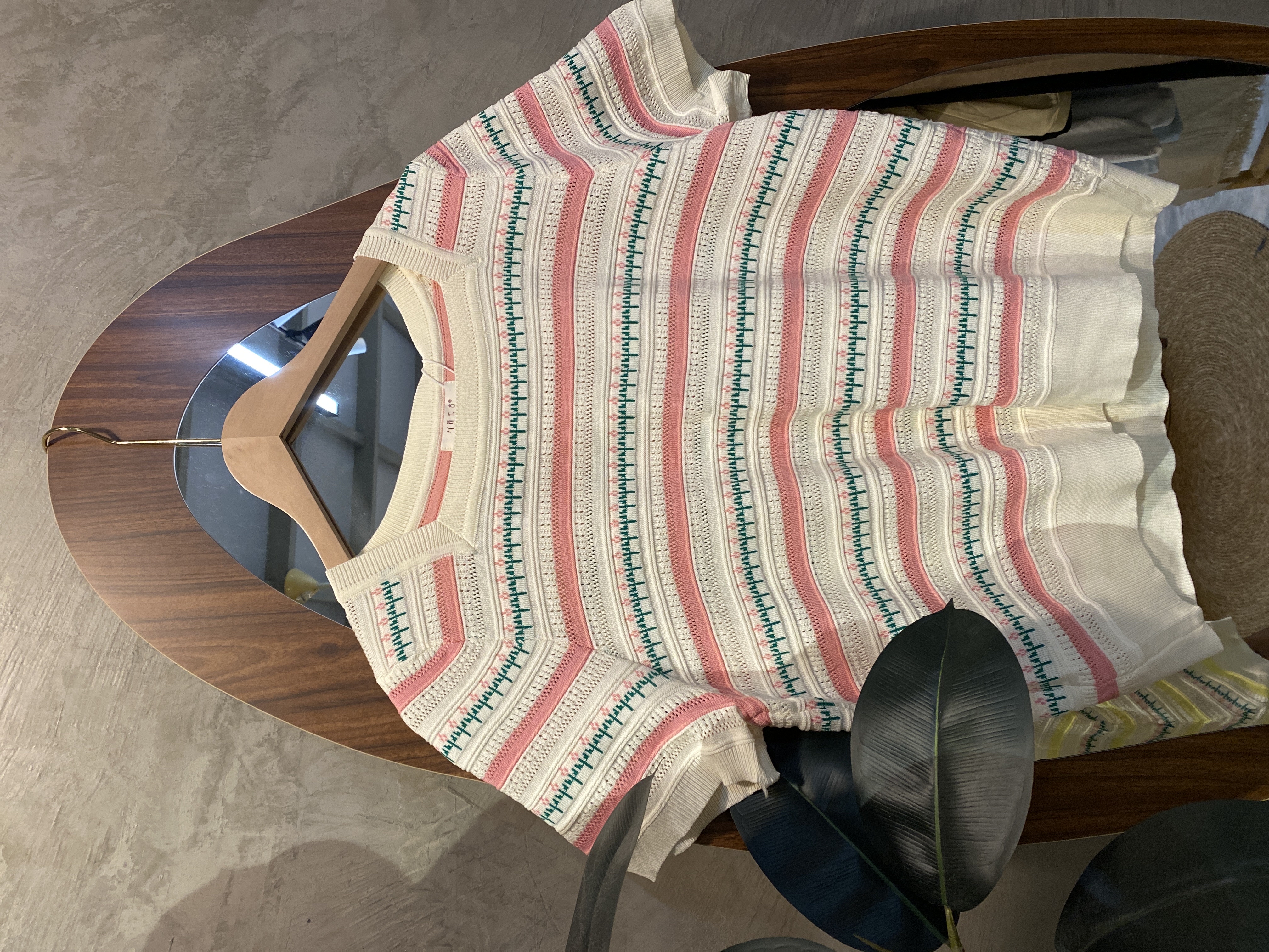 4668号-针织方领花花条纹上衣