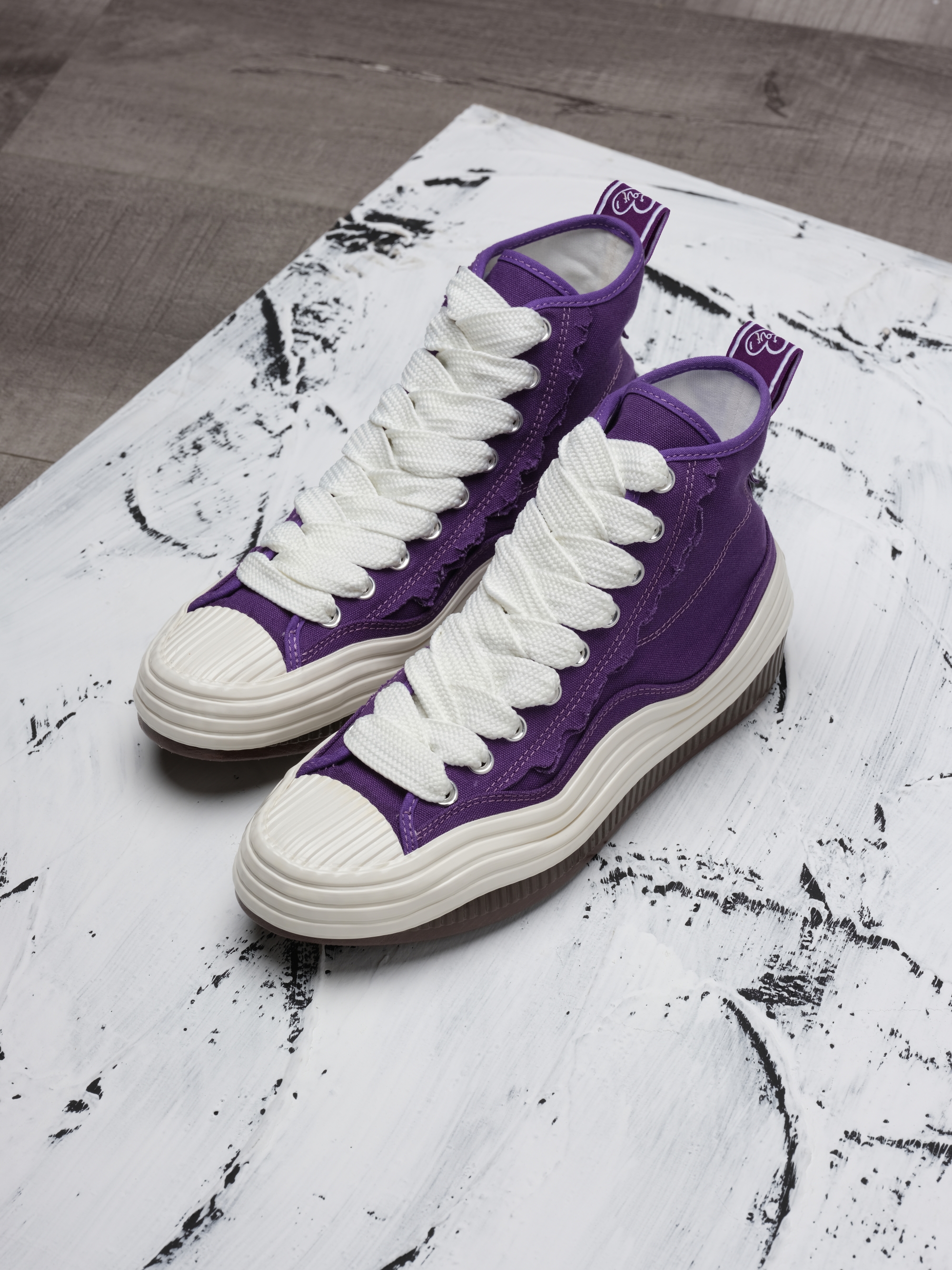 FIRST LOVE Mid (Purple) 