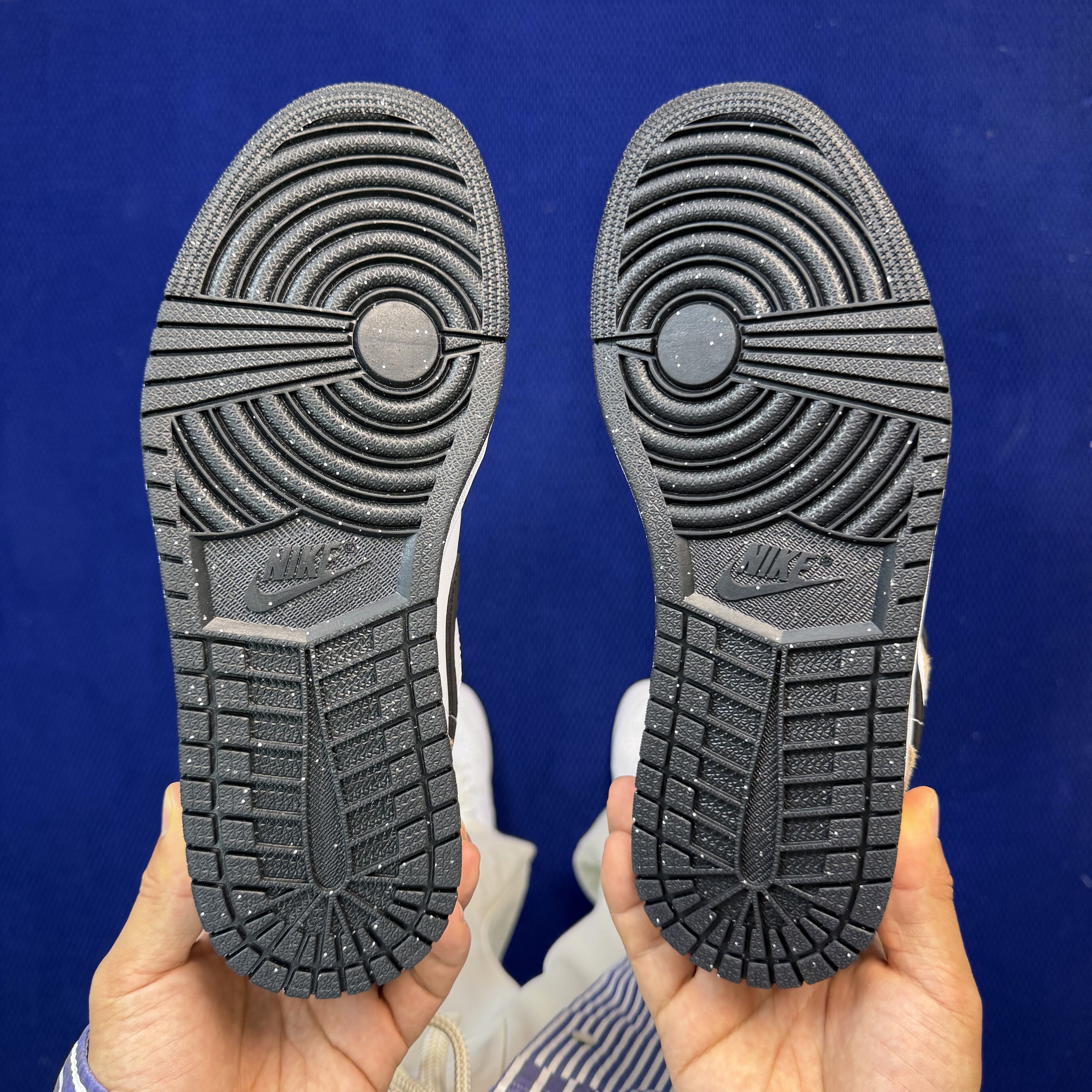 Nike Air Jordan1 Low IX8740-101