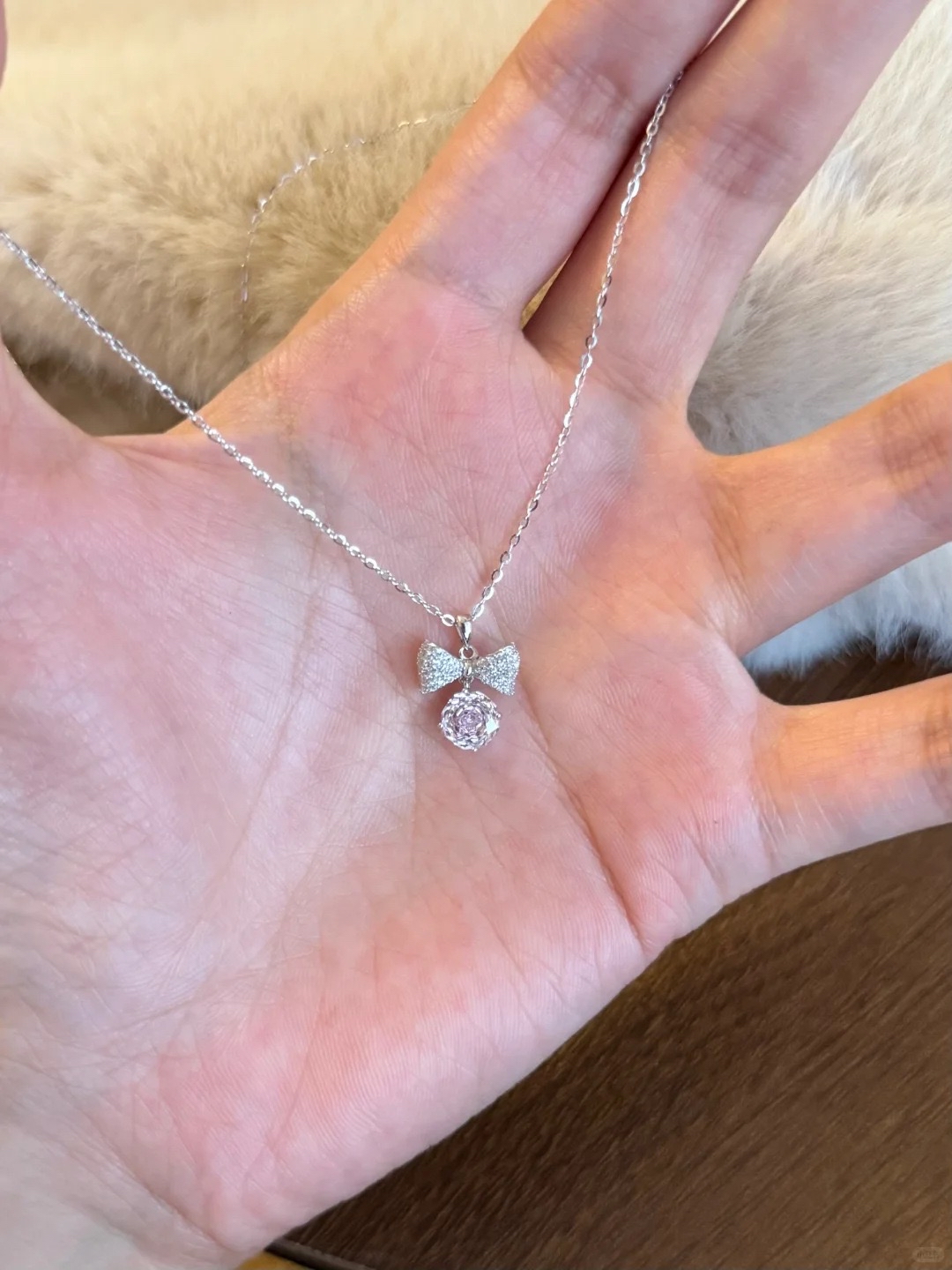 蝴蝶结玫瑰切项链