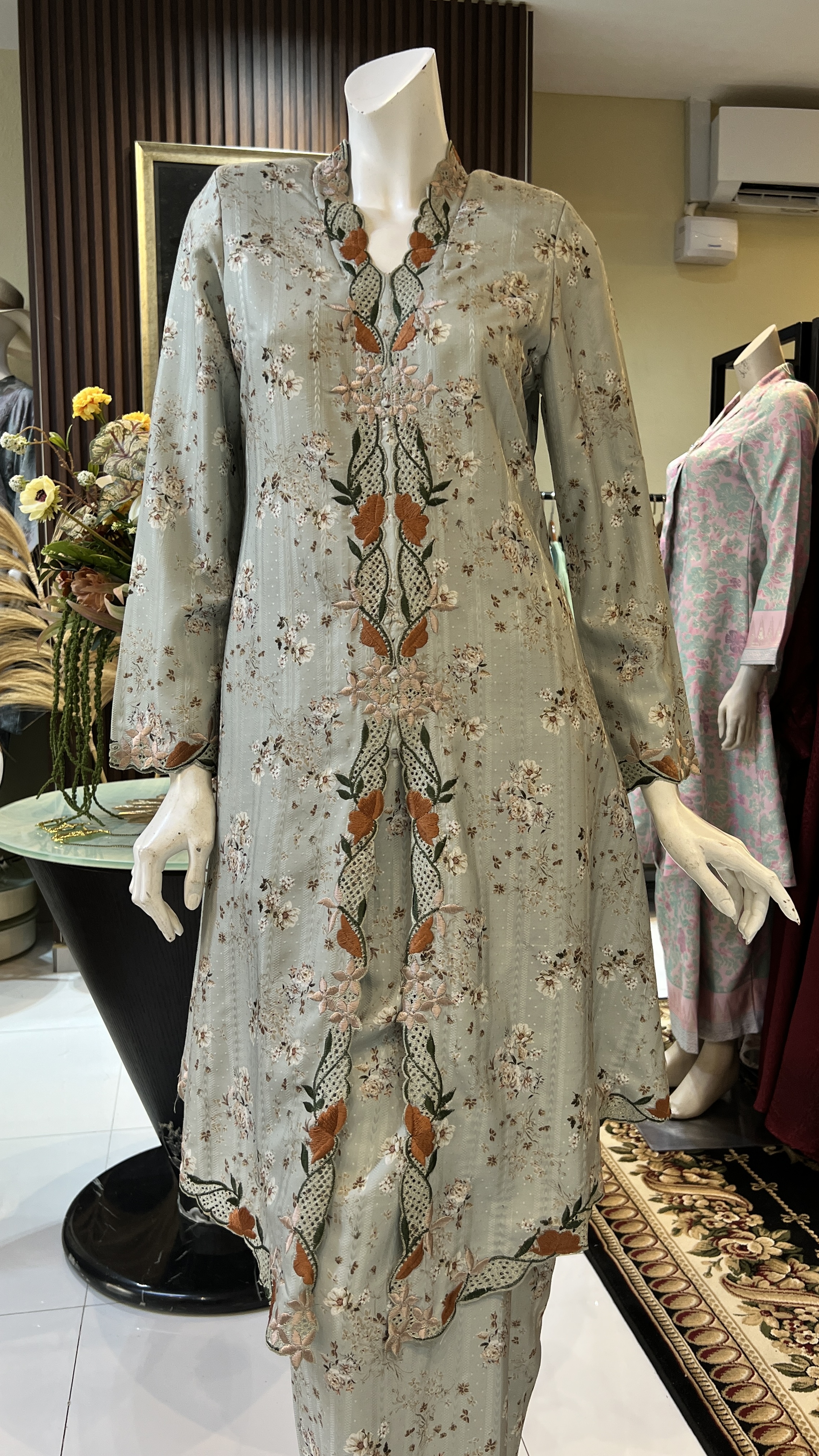 KEBAYA SERI BULAN (MINT GREEN)
