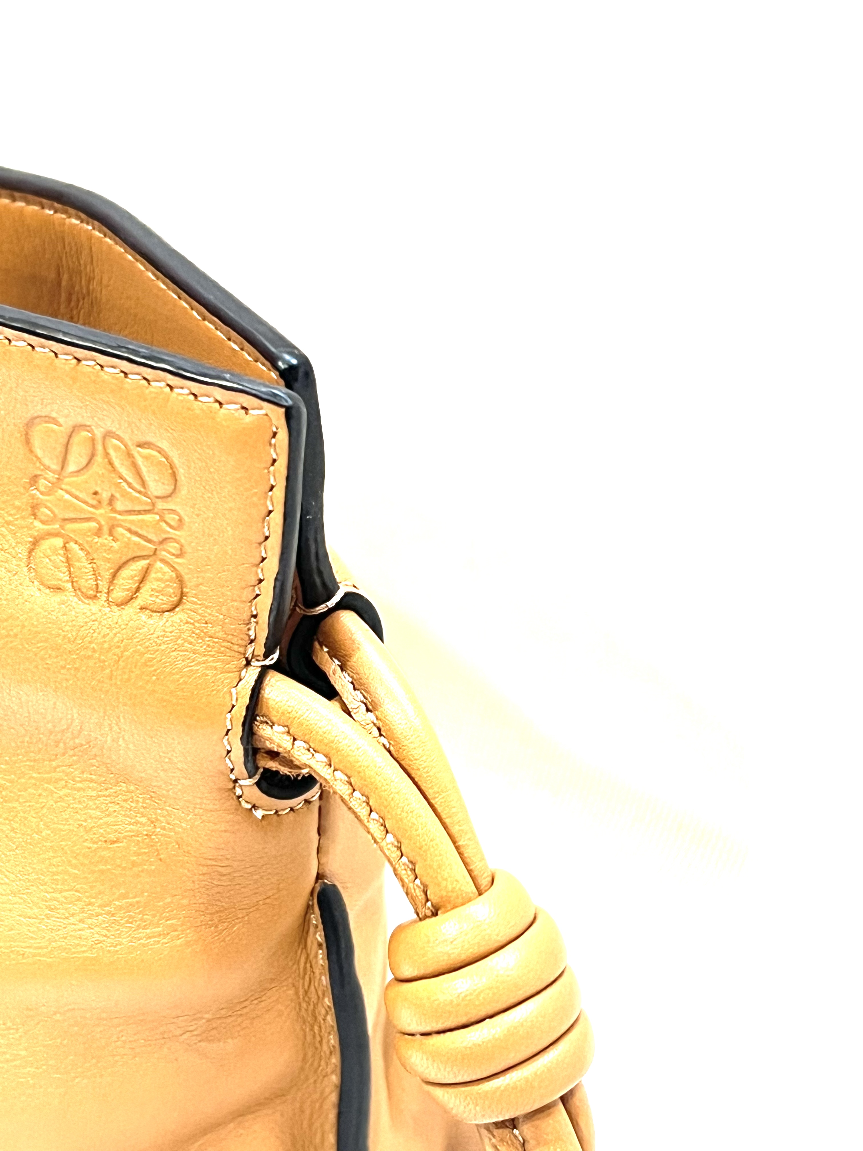 Pre-Owned LOEWE Nano Flamenco Leather Clutch / Product Code: 26041652