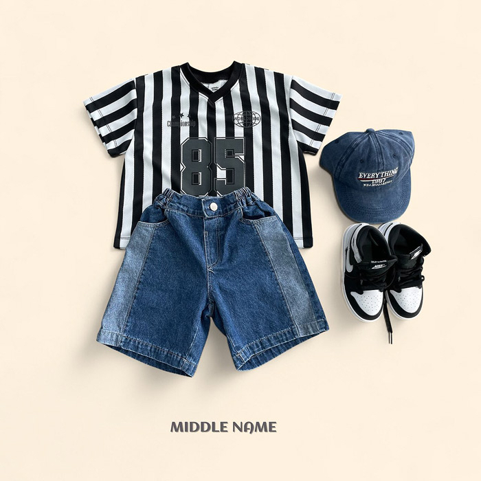 🇰🇷middle name tee