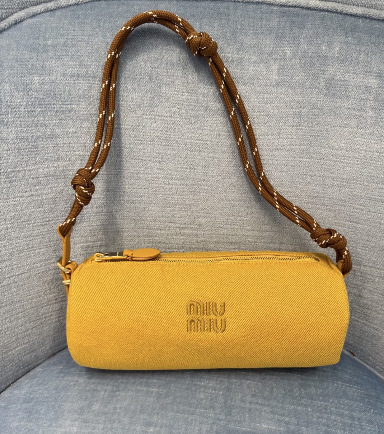 新款🆕 訂貨📮 MIUMIU黃色圓筒袋  Size 22x9cm