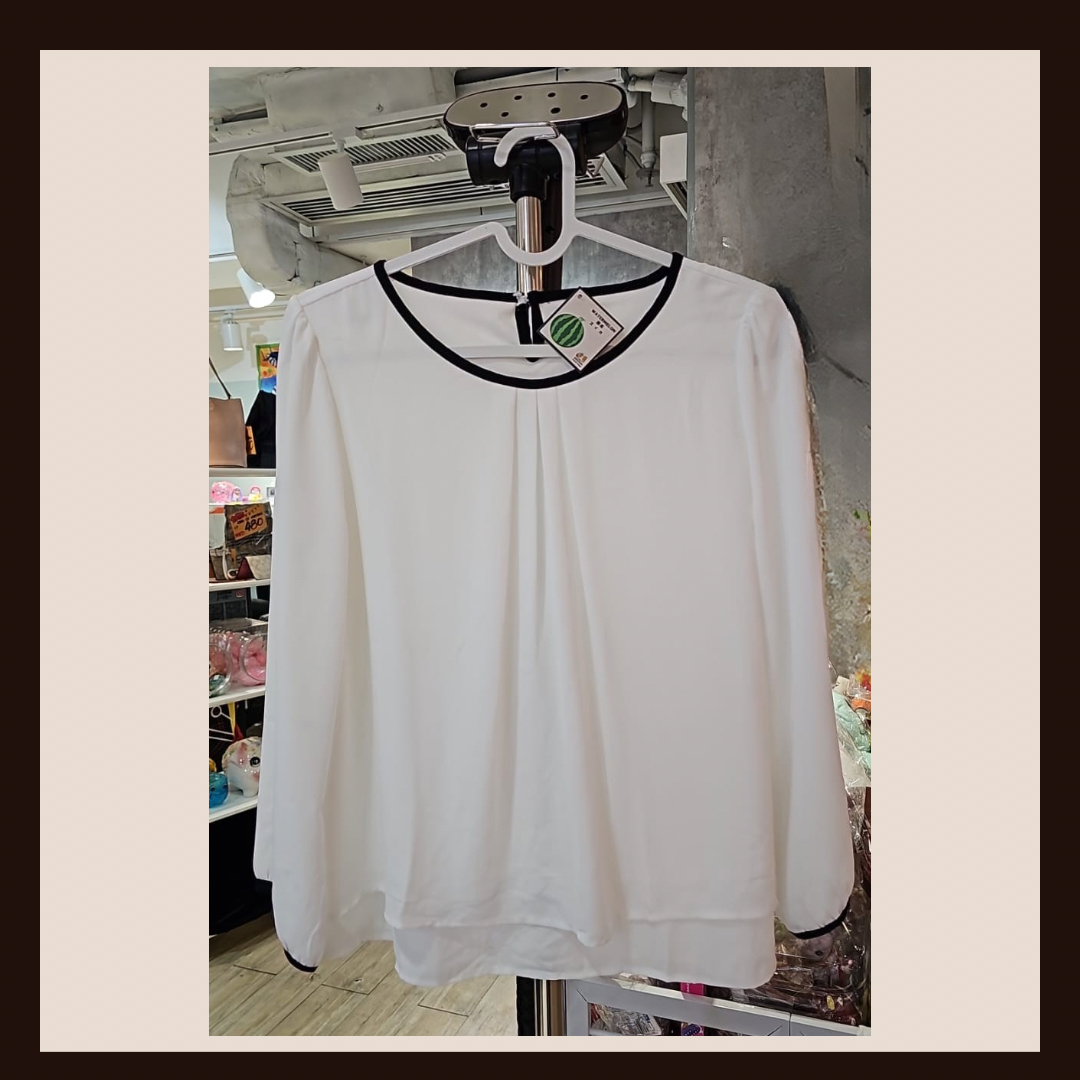 ✨ 簡約美學：黑白經典滾邊雪紡上衣 