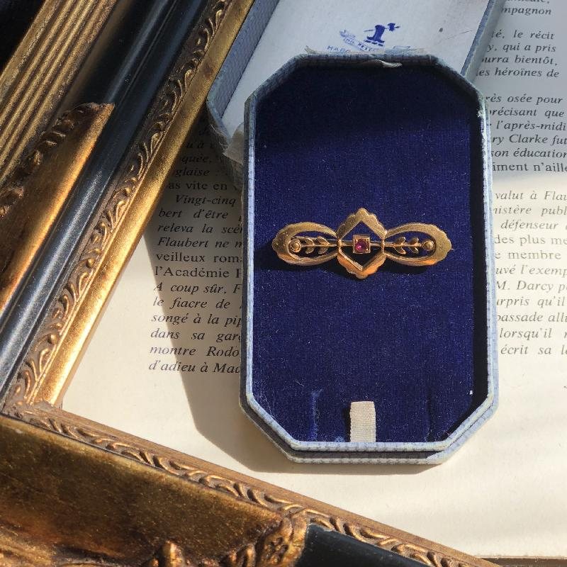 Antique Late Victorian Gold Filled Classic Collar Bar Brooch with Pink Rhinestone (MZ099)