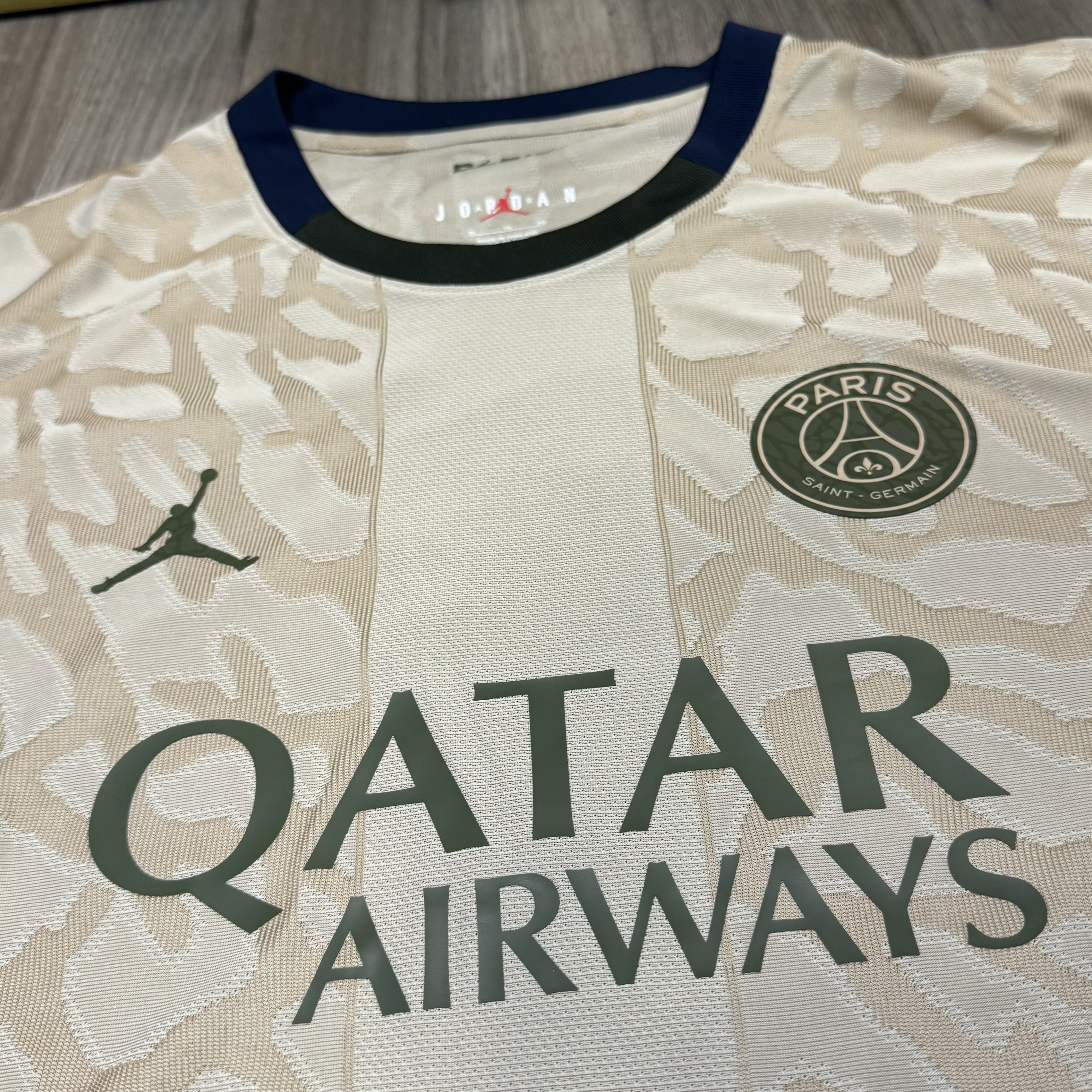 PSG 23/24 player issue fourth shirt #7 Mbappe (bnwt)