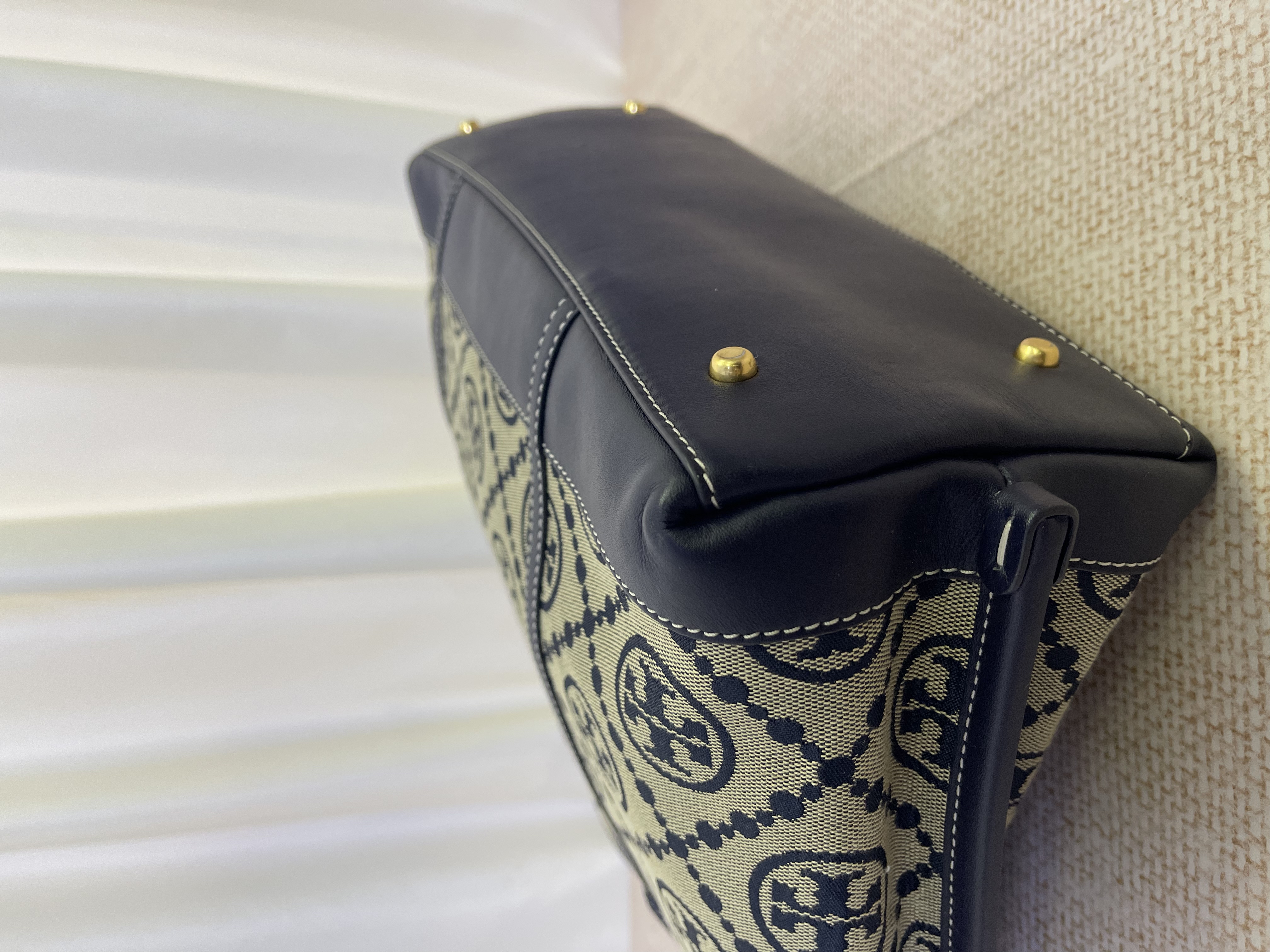 Pre-Owned Tory Burch T Monogram / Product Code:  26030901