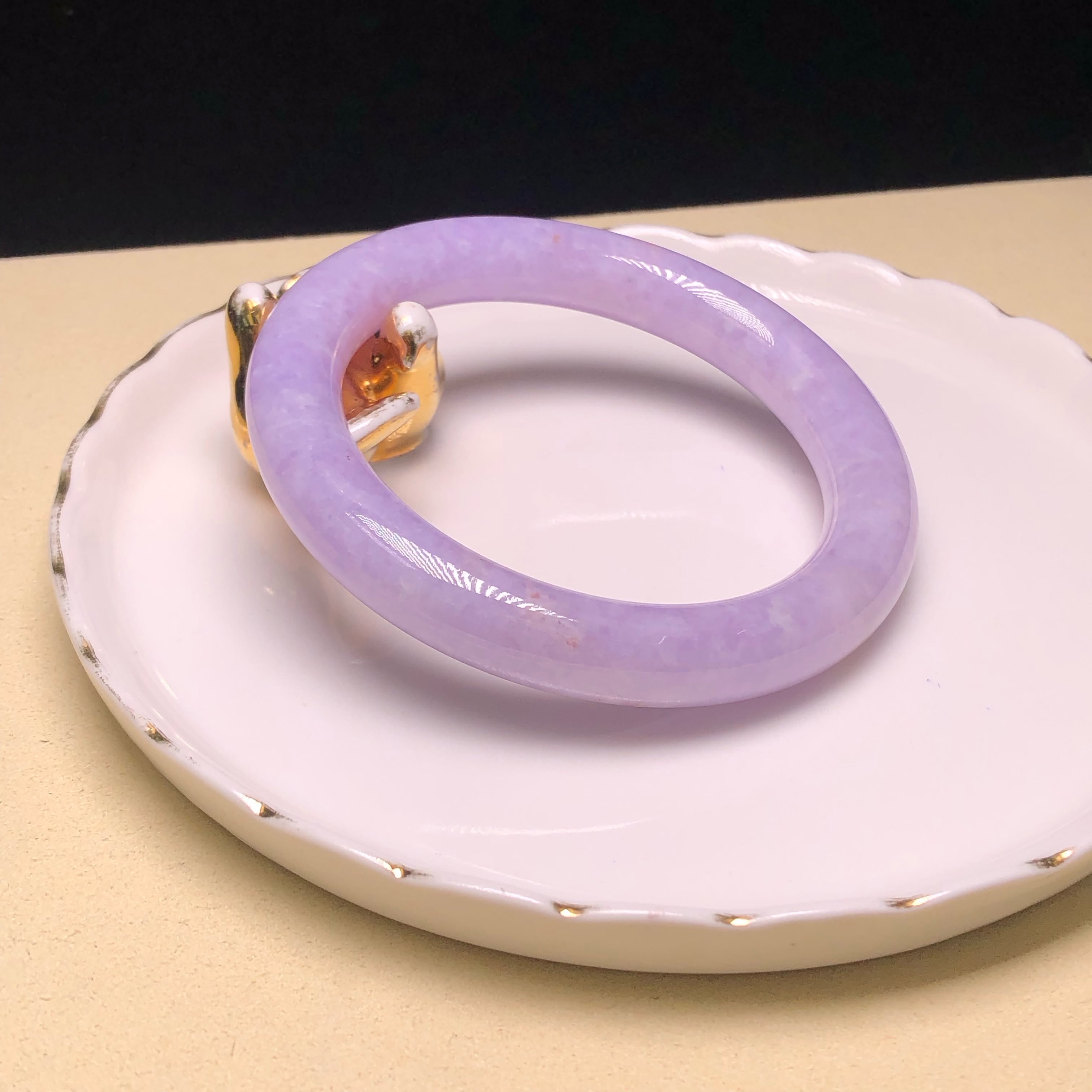 C06808 紫羅蘭帶翡色圓鐲57.7mm
