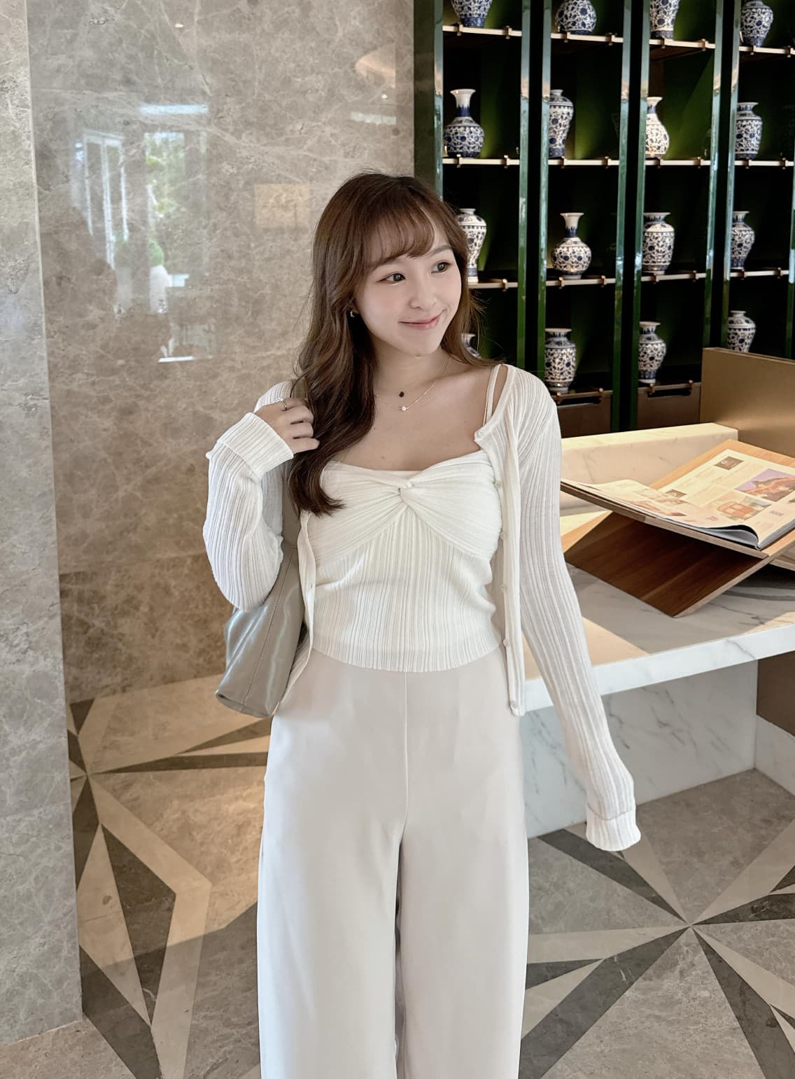 【查詢度最高】暗直紋扭結彈性吊帶套裝