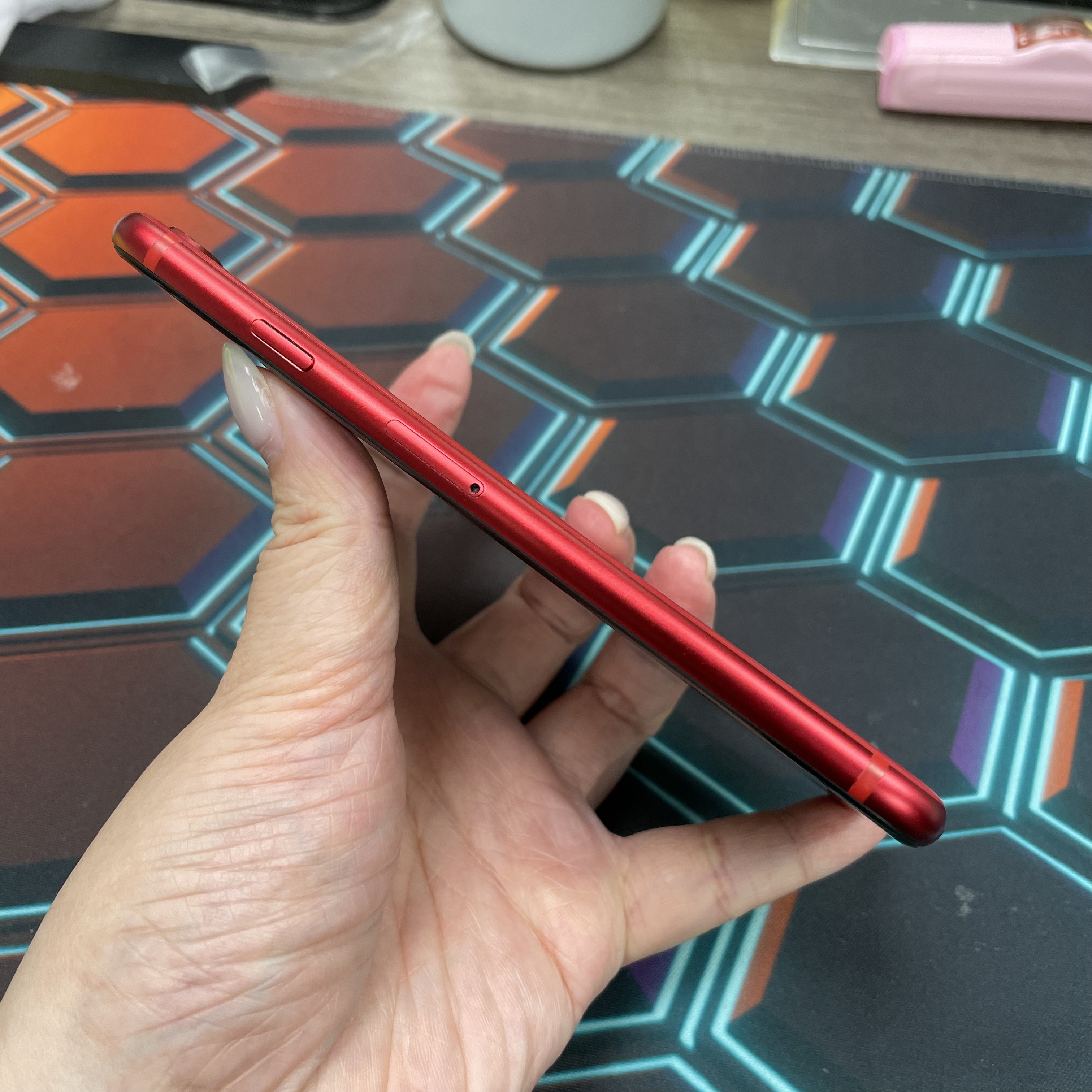 *6633 SE2 完美機 64GB 電74 紅色 red
