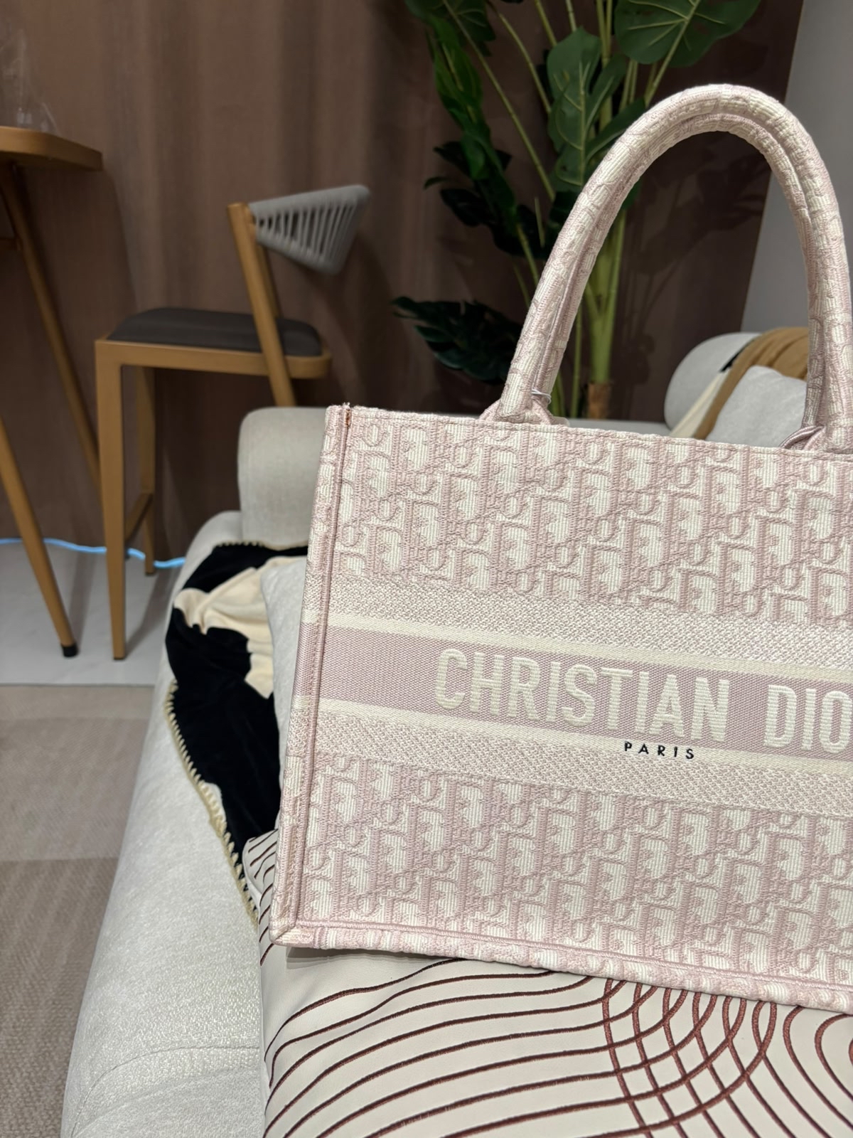 Dior Book Tote Medium Pink 100%Authentic, 98%New ✅專門店收據✅Dust bag