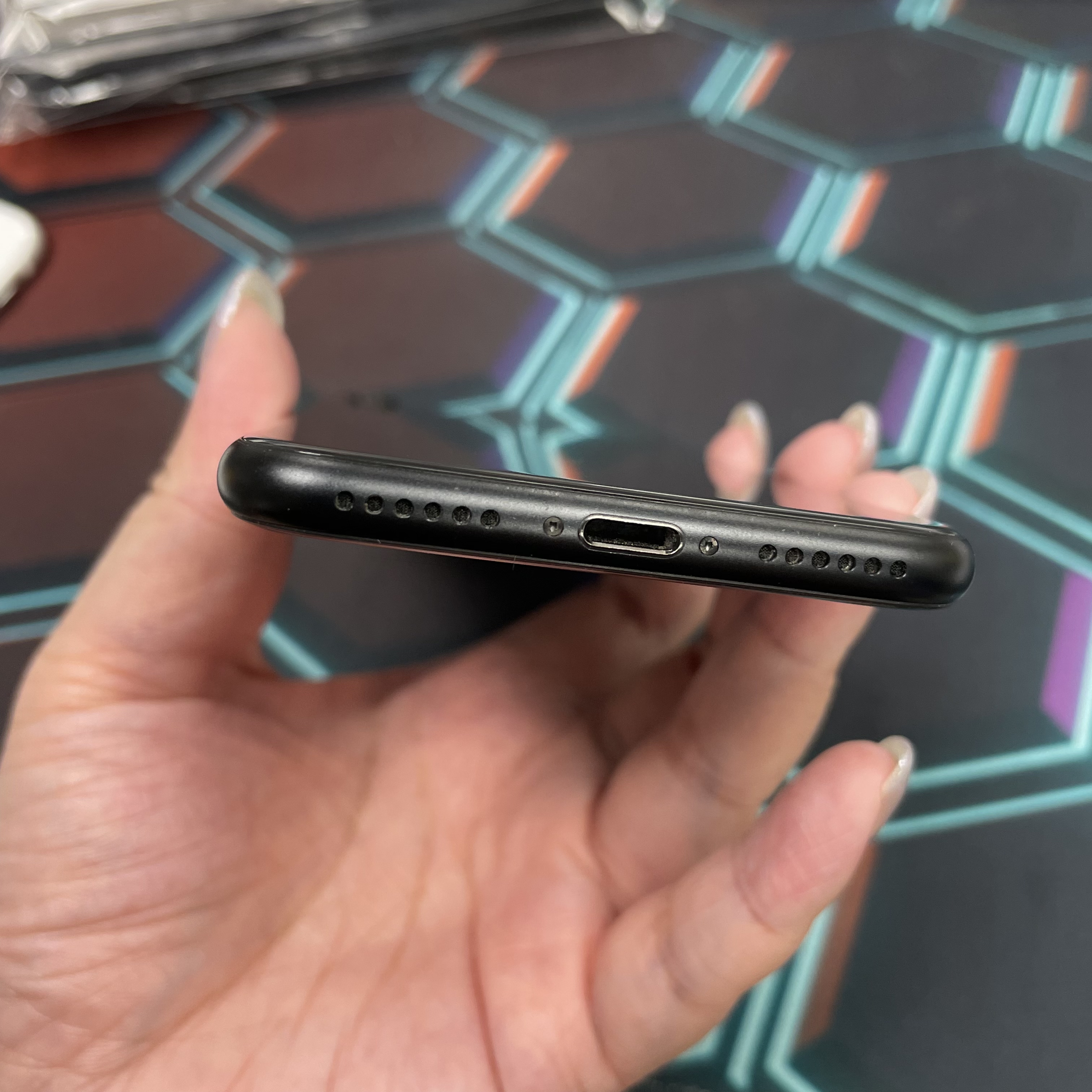 *7057 SE 2 完美機 128GB 電71 黑色 black