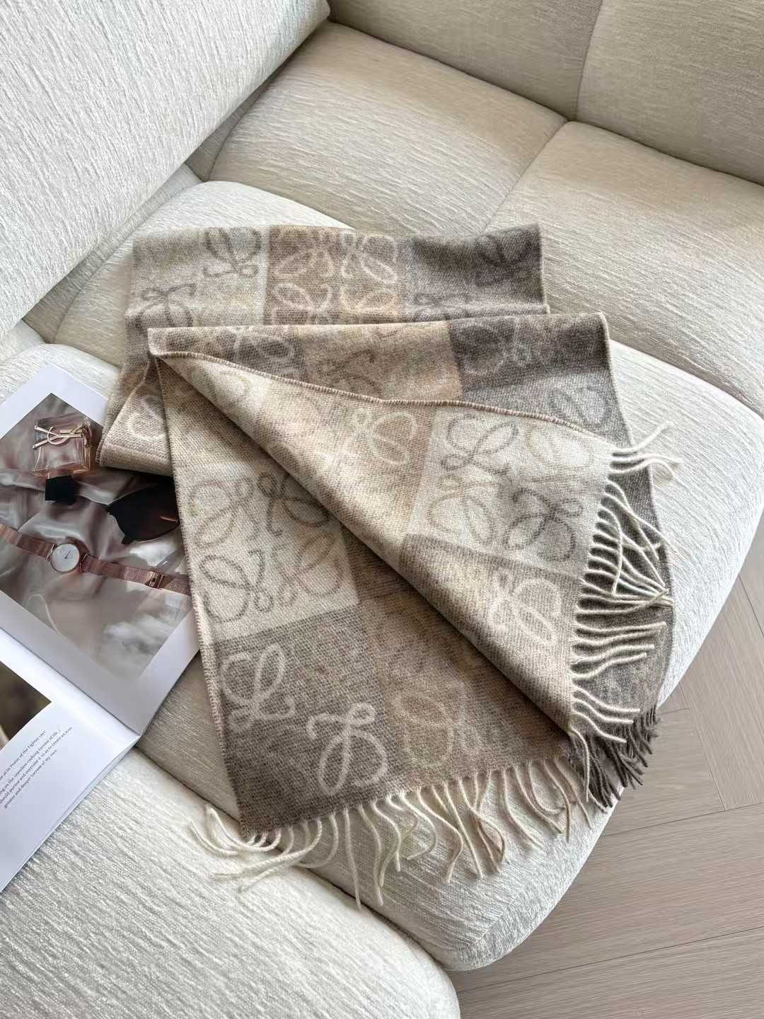 Loewe Anagram 羊毛圍巾 全新