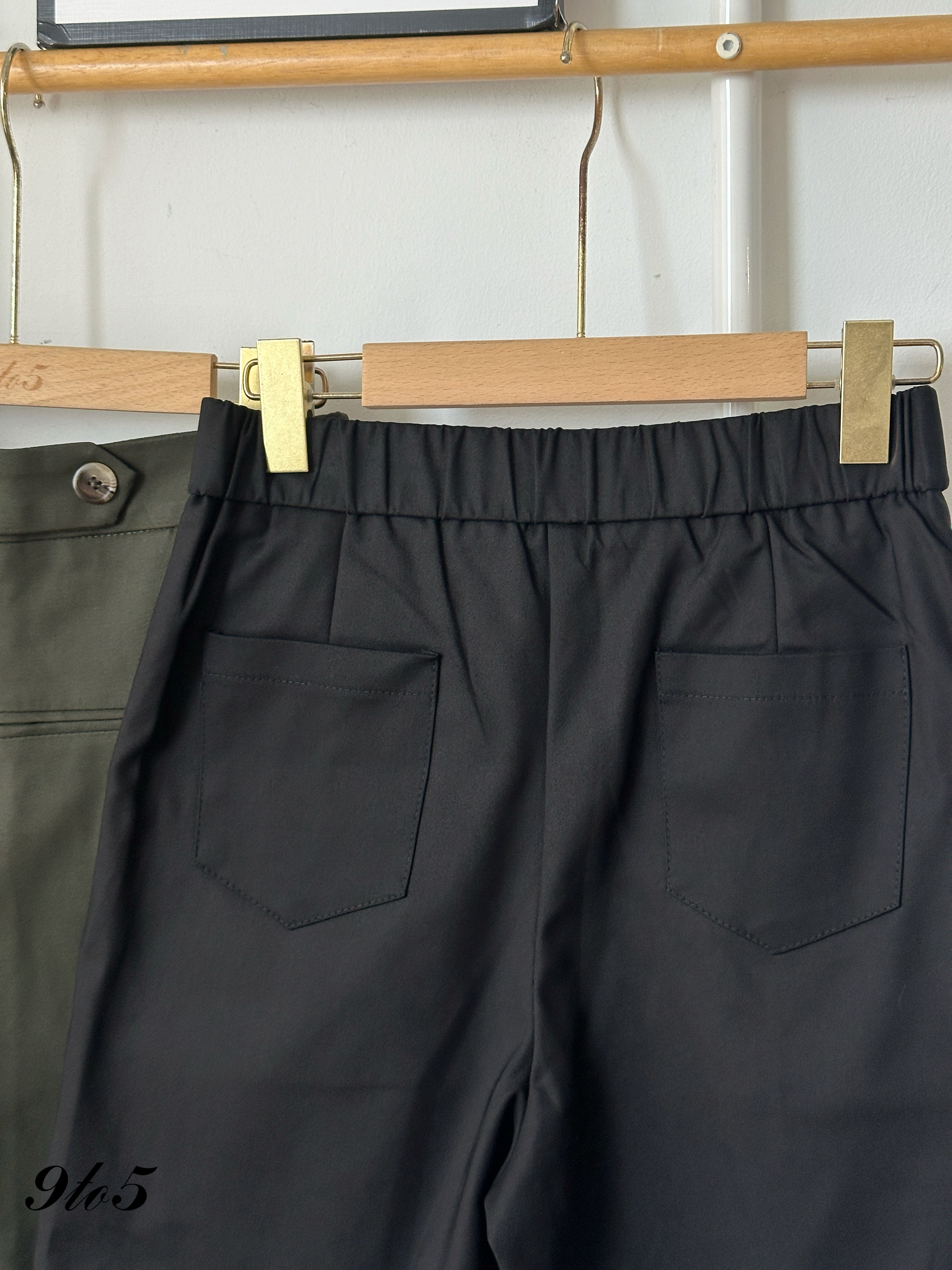 S1862 Overlap Midi Pants - Black & Green 