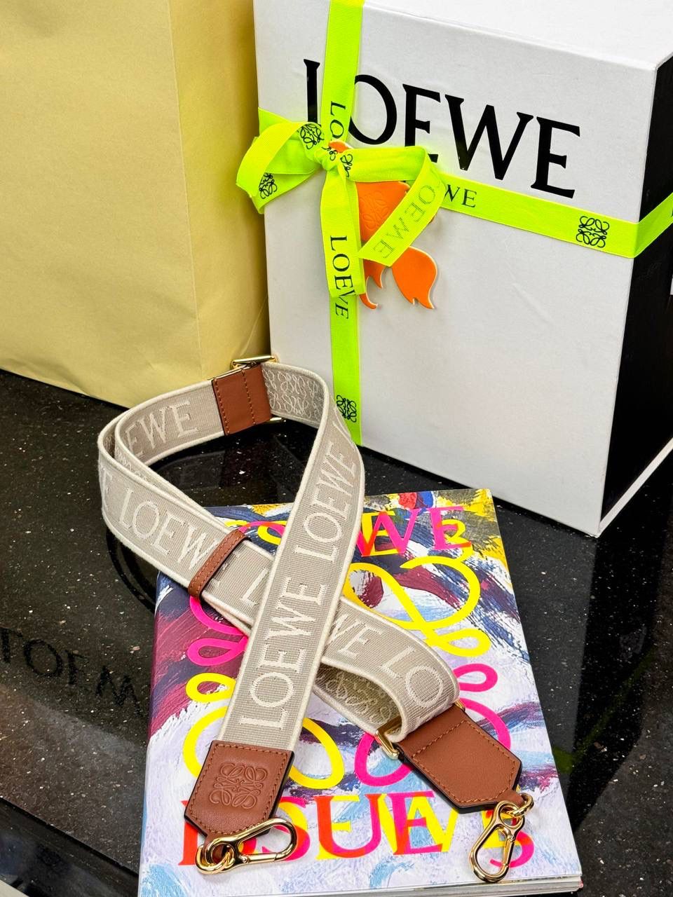 𝐀𝐧𝐚𝐠𝐫𝐚𝐦 刺绣肩带「棕色/金扣」 👈 全新升级上线♻️ 尺寸:𝟗𝟗-𝟒𝐜𝐦（长度可调节） 编码：182323