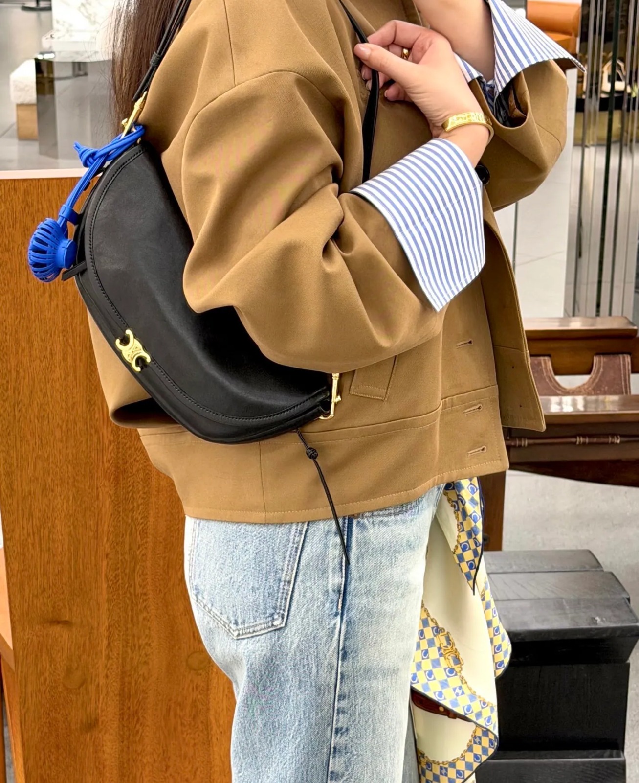 Celine 凱旋門半月包