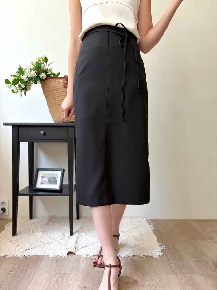 Noir Belted Skirt (Black)