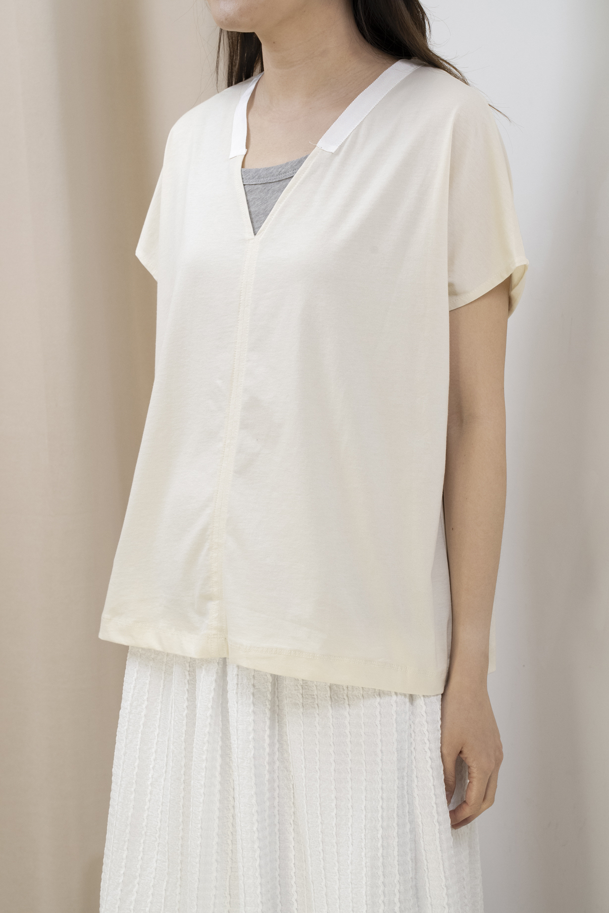 V領柔滑Top(米色）