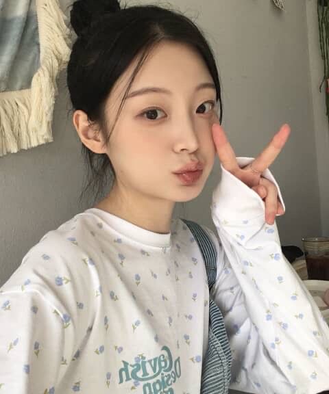 🇰🇷訂購｜Cavish 26SS｜FLOWER SELLER LOGO LS TEE  2色 