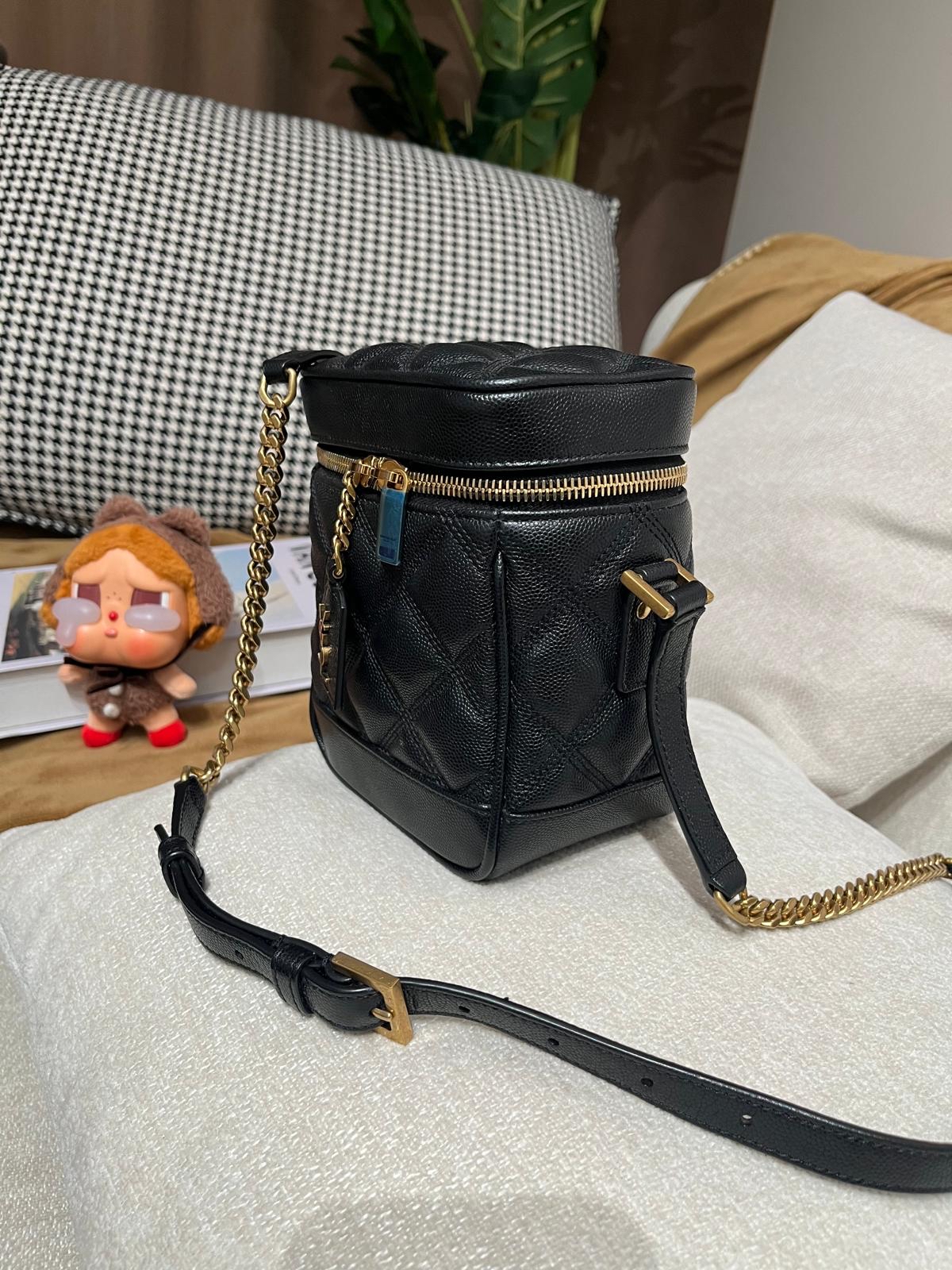 Ysl 80'S VANITY BAG IN CARRÉ-QUILTED GRAIN DE POUDRE EMBOSSED LEATHER 100%Authentic, 98%new ✅Dust bag