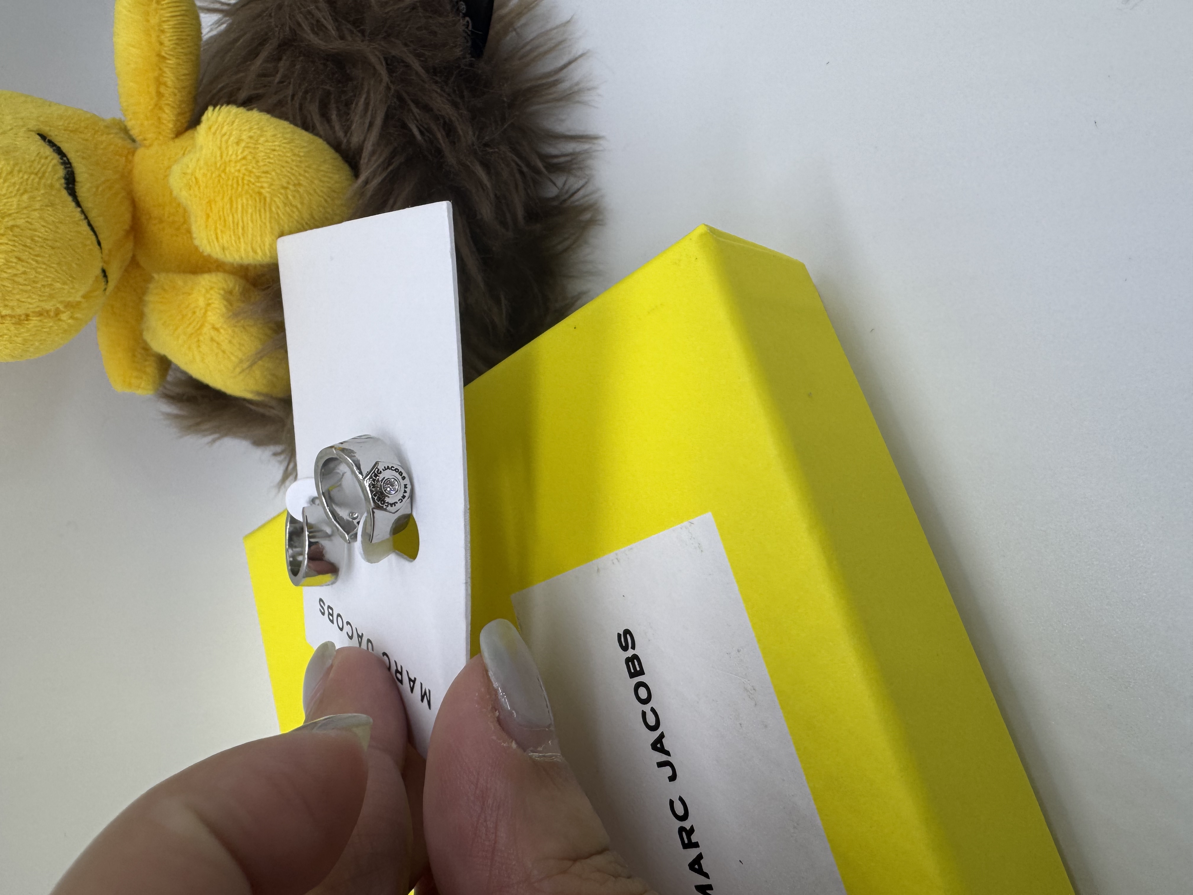 🇺🇸✈️🇨🇦Marc Jacobs outlet 簡約設計風嘅小圈耳環🤗現貨🥰