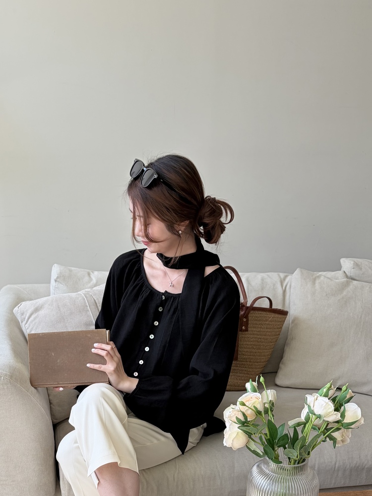 Eloise Tie-Neck Blouse (Black)