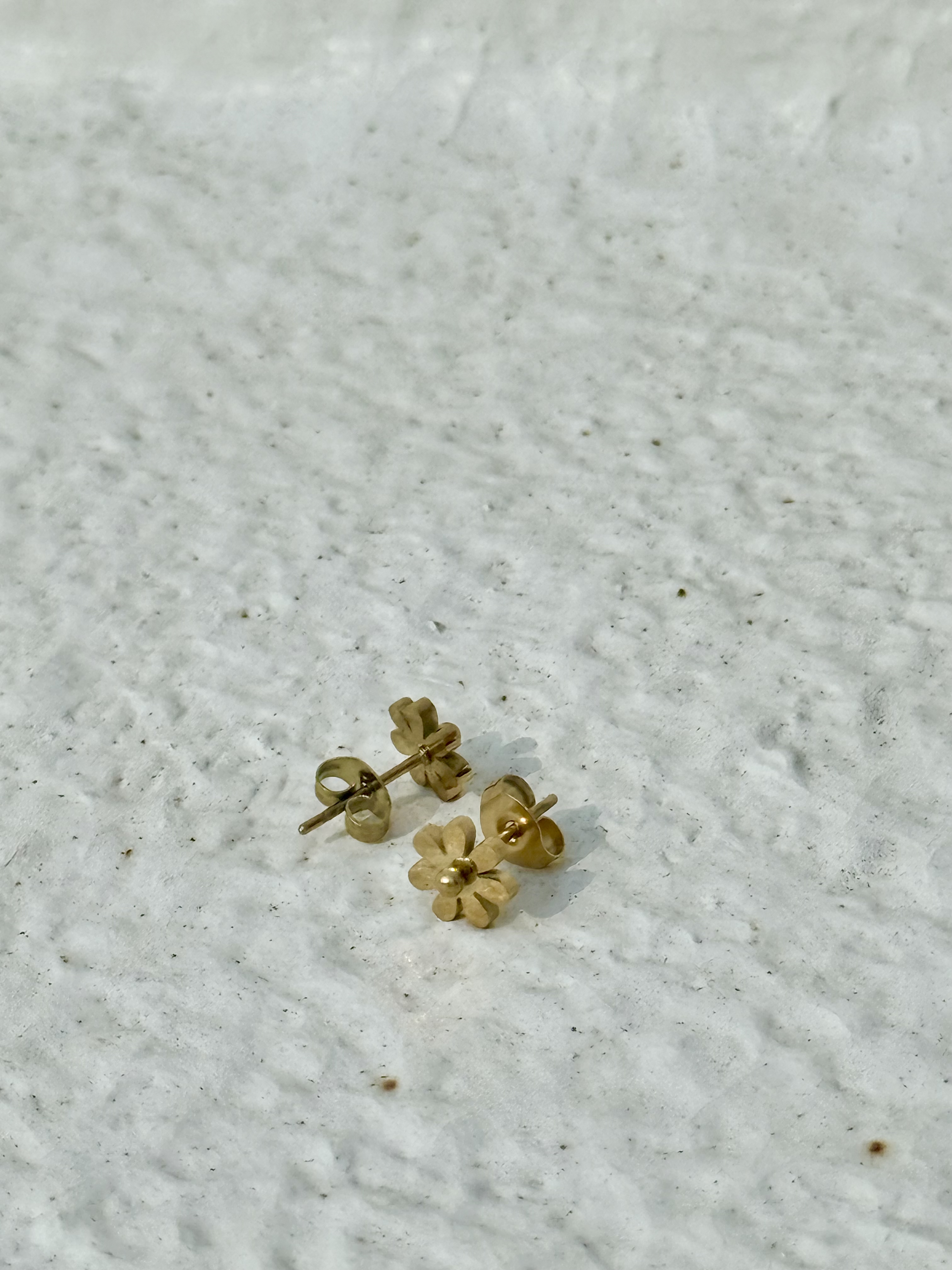 Gold flower stainless earring