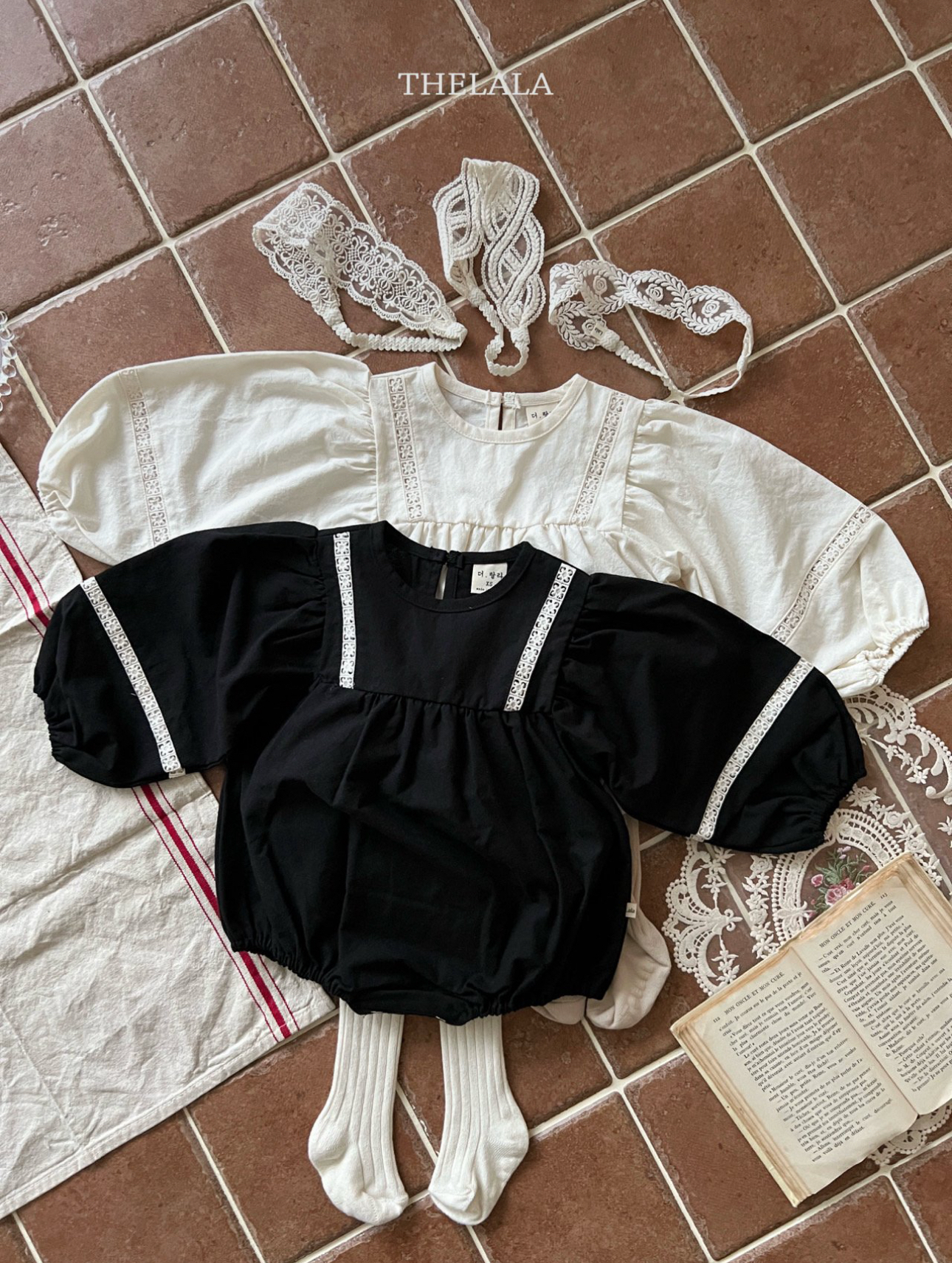 🌸預訂 韓國直送🌸🇰🇷THELALA兩色蕾絲花邊長袖包屁衣
