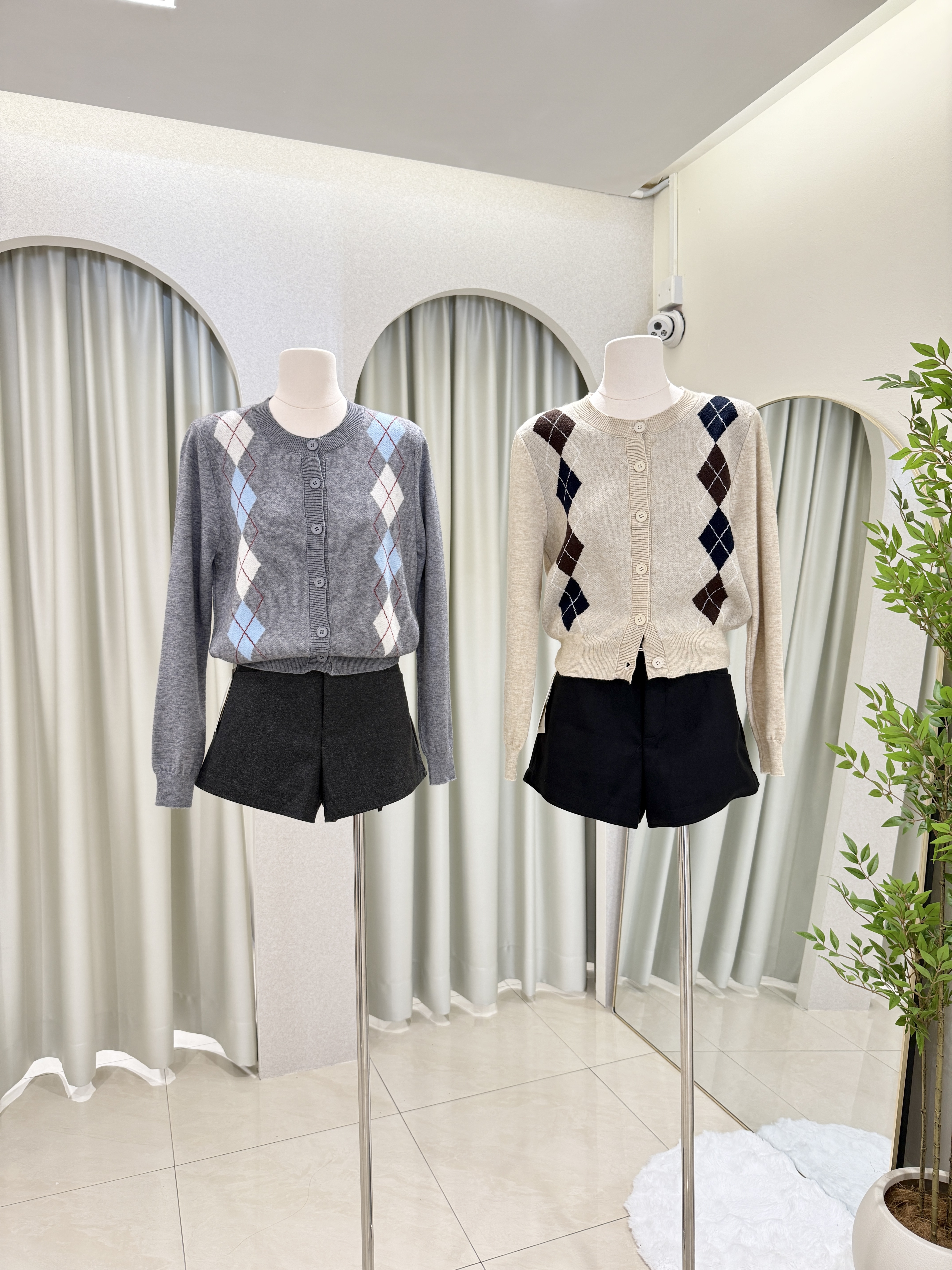 6834 韩系学院风菱形格撞色长袖