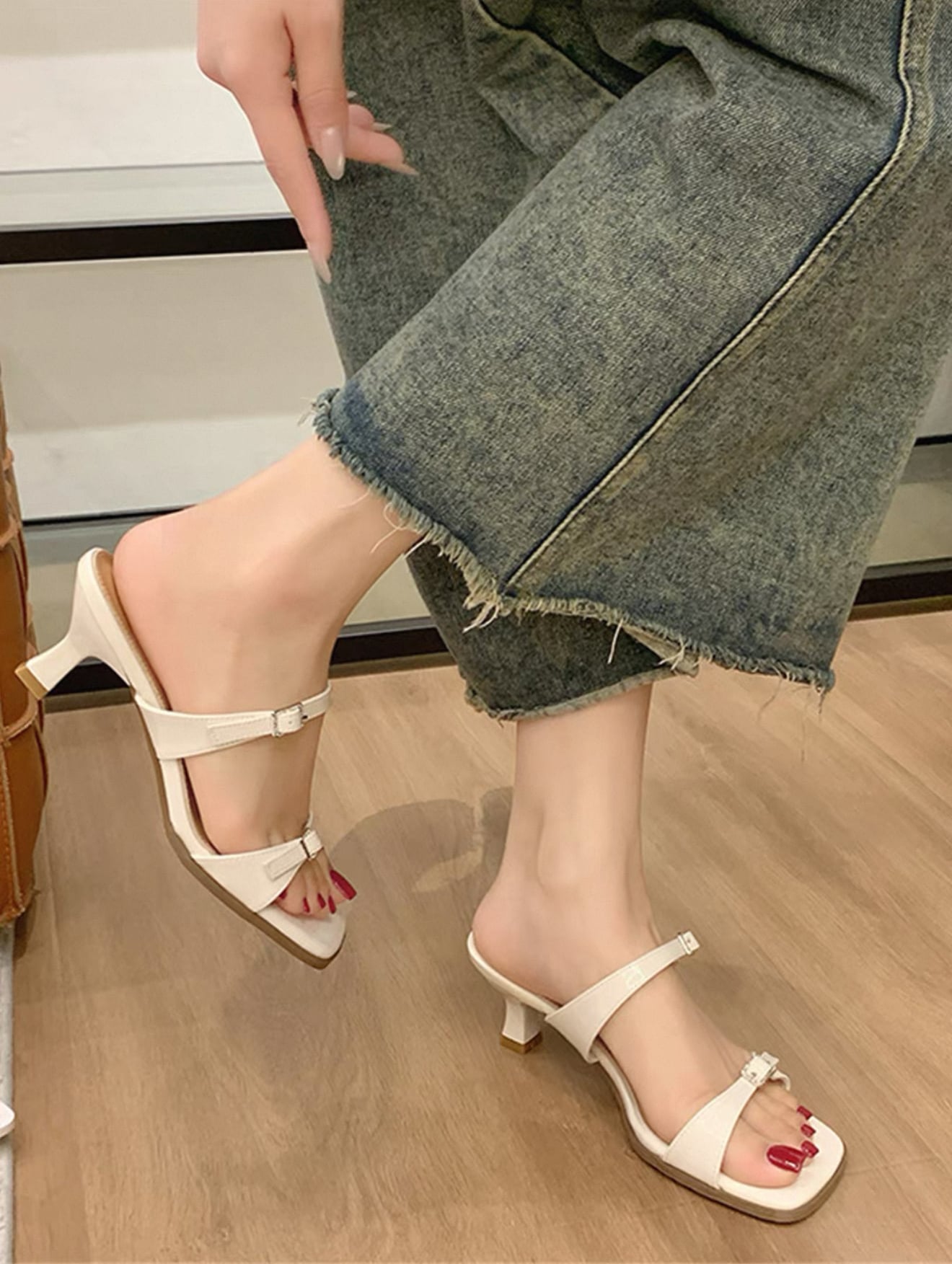 TW55 精美双带跟鞋