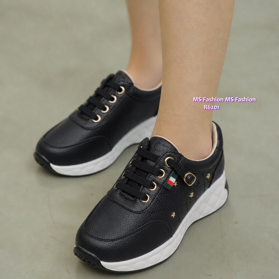 R6201 韓國🇰🇷星星飾扣sneakers