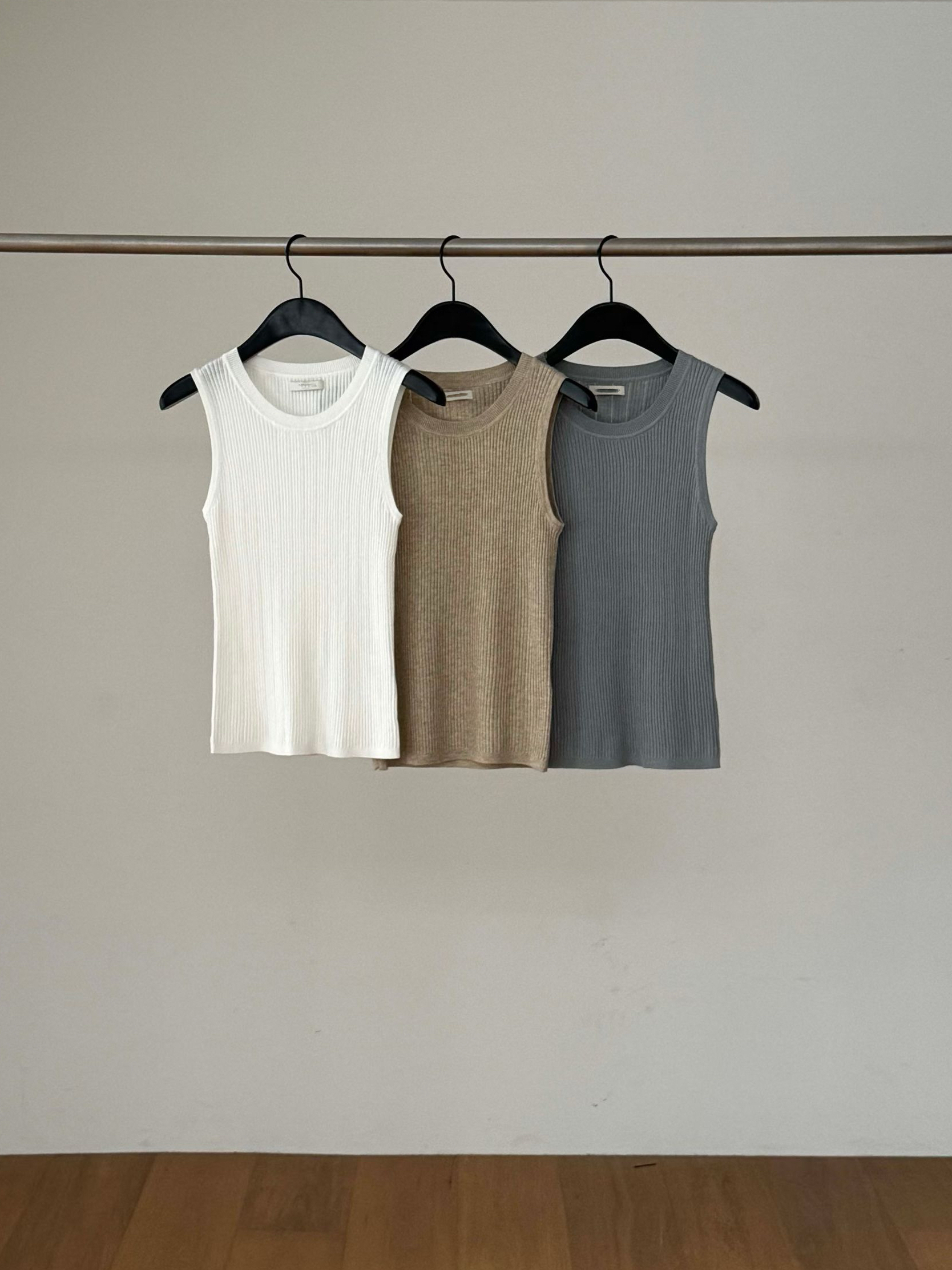 Basic ribbed tank top 