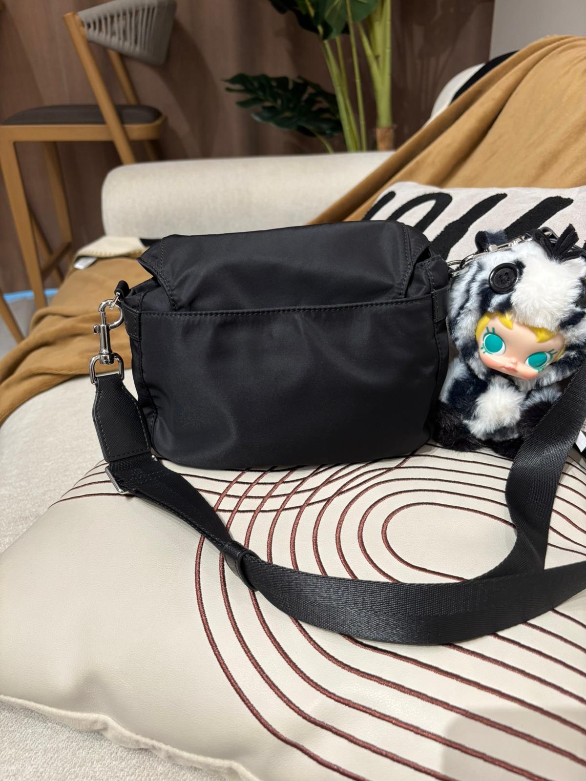 Tory Burch VIRGINIA SMALL MESSENGER nylon  100%Authentic,98%new  