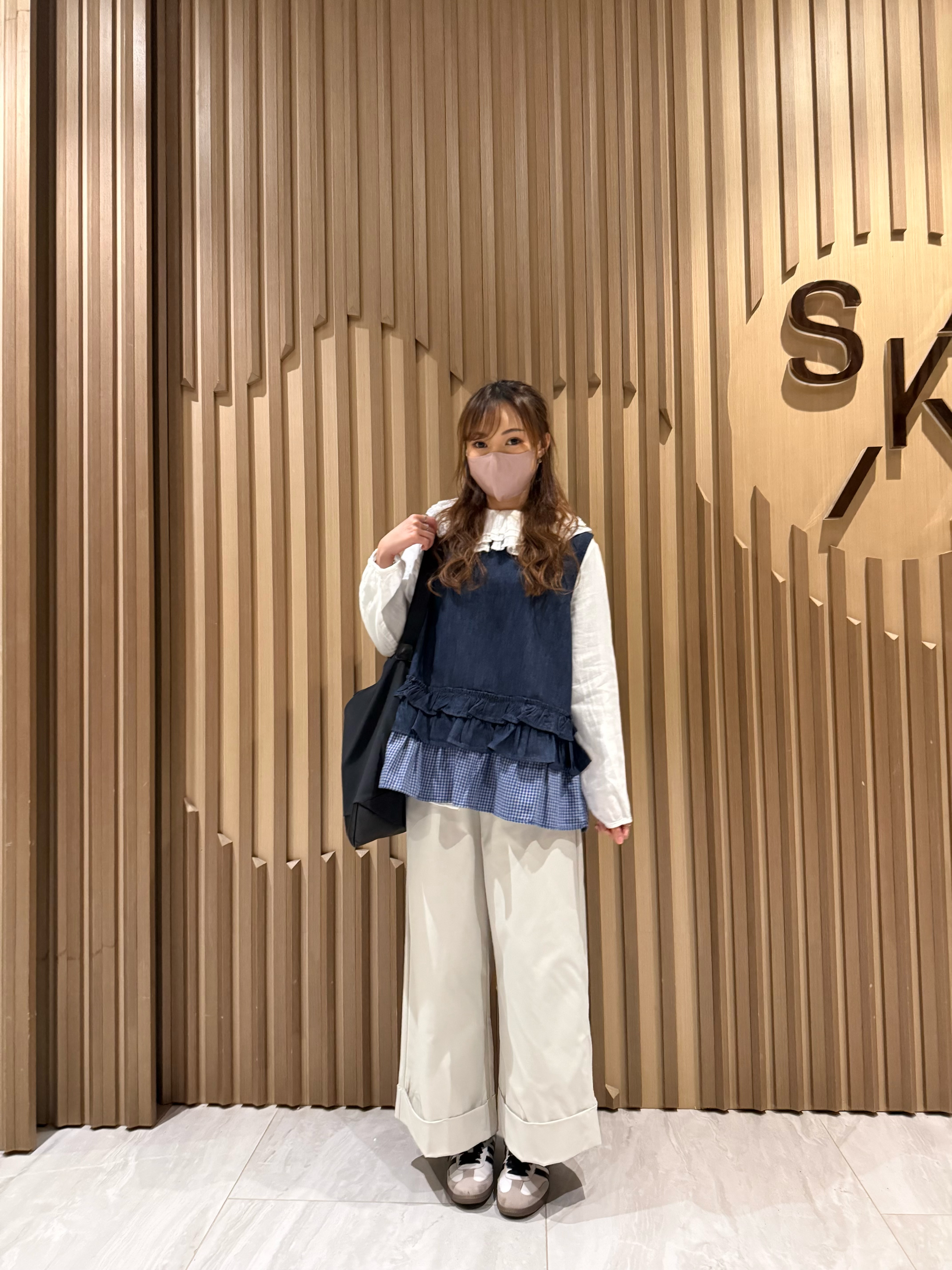 三層荷葉領薄𝐛𝐛棉上衣