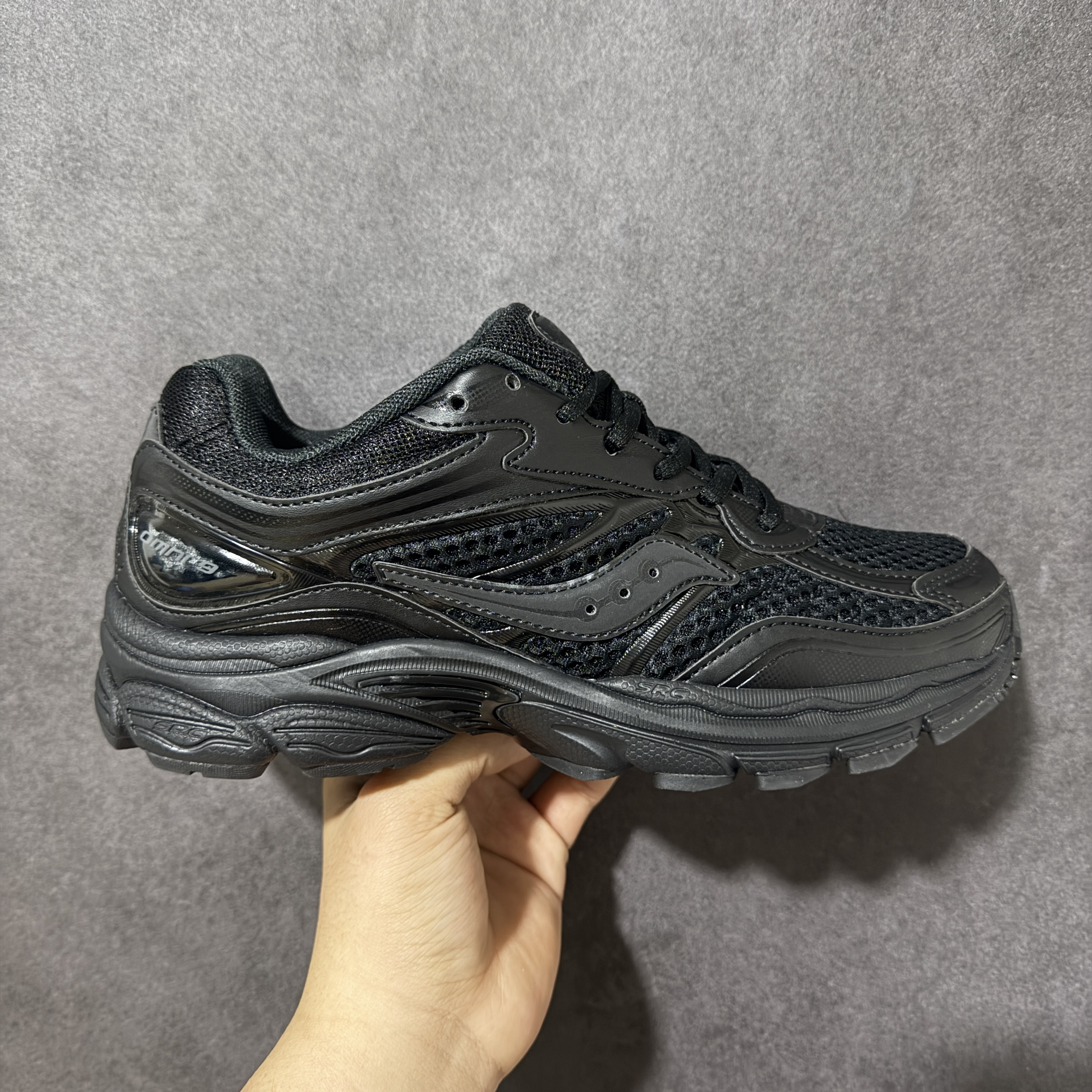 Saucony ProGrid Omni 9 OG