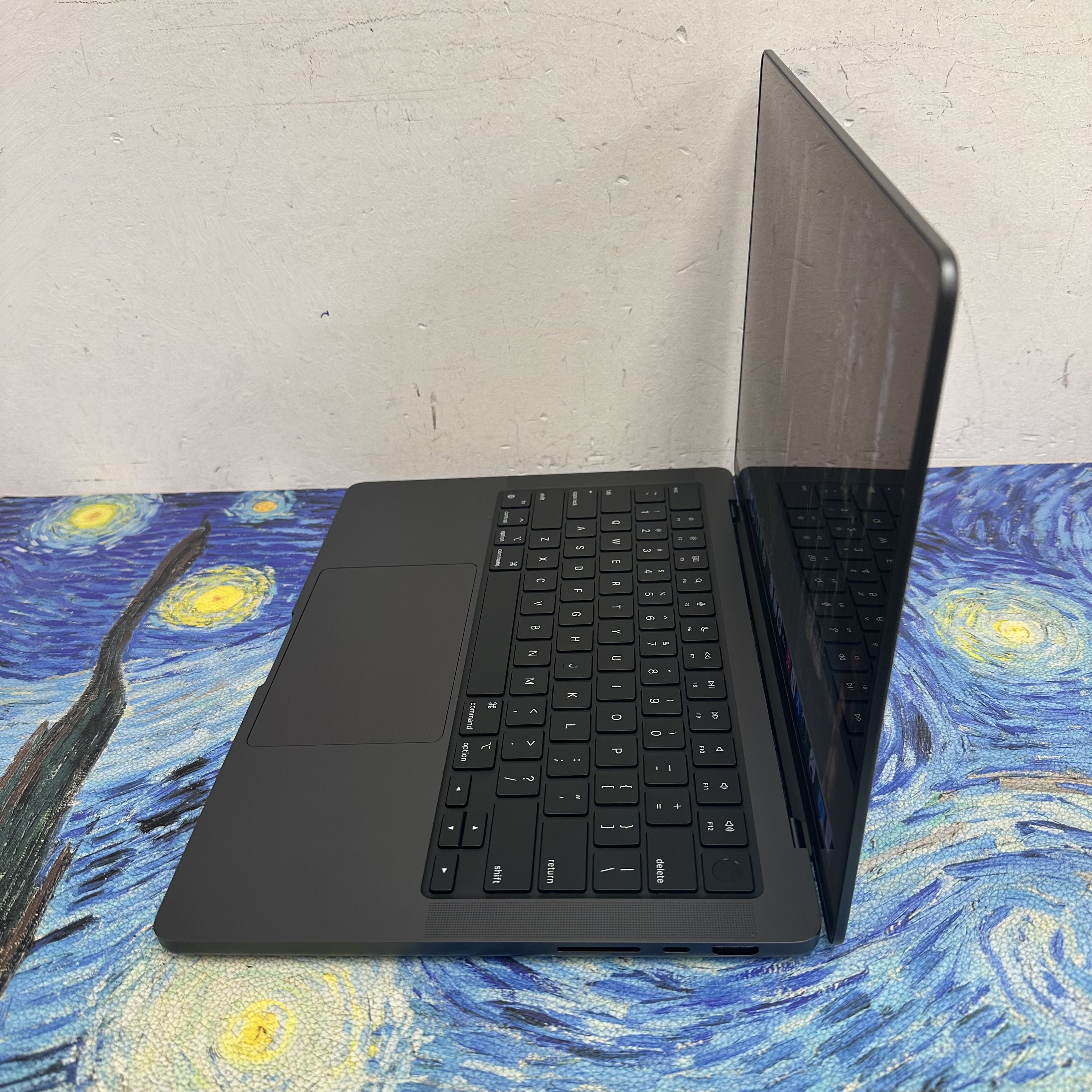 #5934 Apple MacBook M4 Pro 2024 M4 Pro CPU/24GB Ram/1TB SSD/20核心GPU/Liquid Retina XDR Mon/14吋/黑色/ MacBook Pro M4 / MacbookPro M4 Pro / Laptop / Notebook / Ultrabook / Netflix/ YouTube / Black