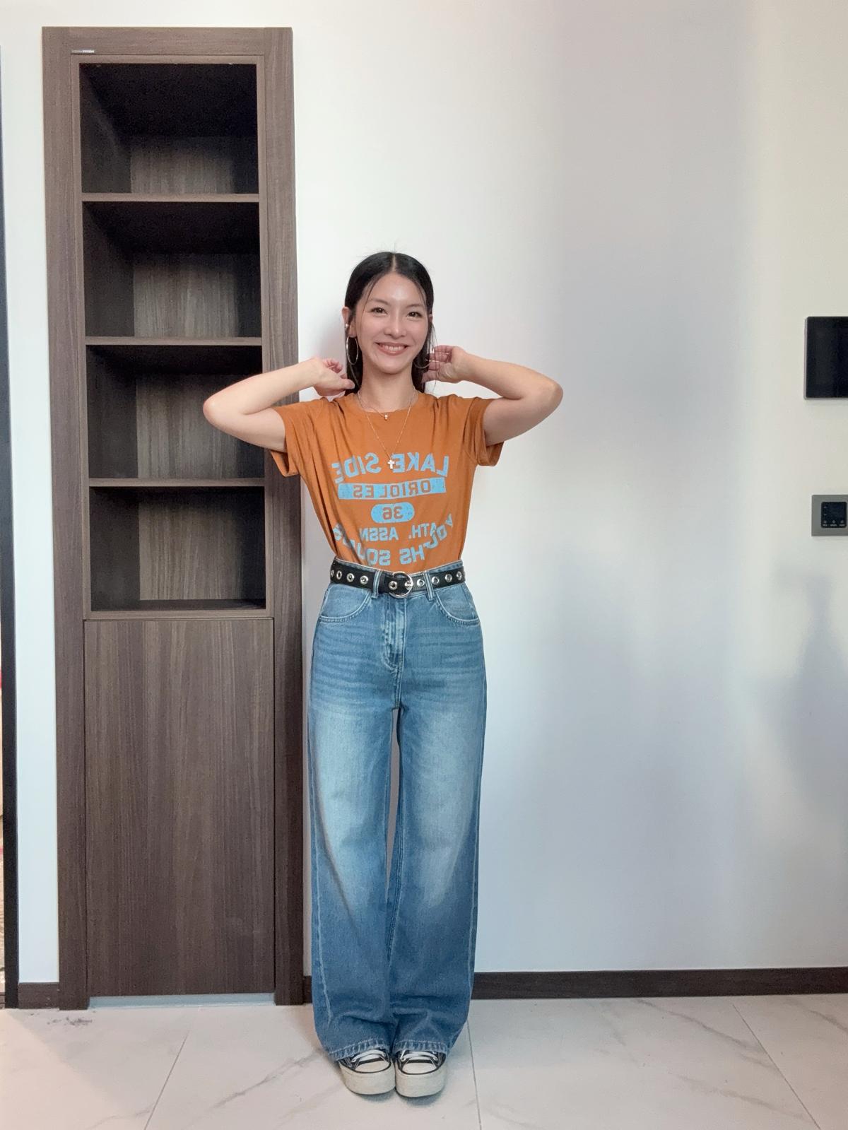 F01 拼色英文字Tee