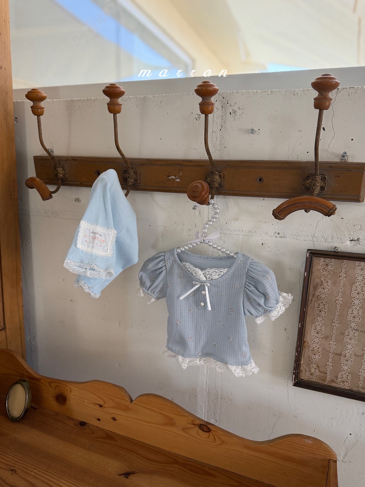 ☀️預訂 韓國直送☀️🇰🇷Marron四色標籤蕾絲花邊及膝打底褲