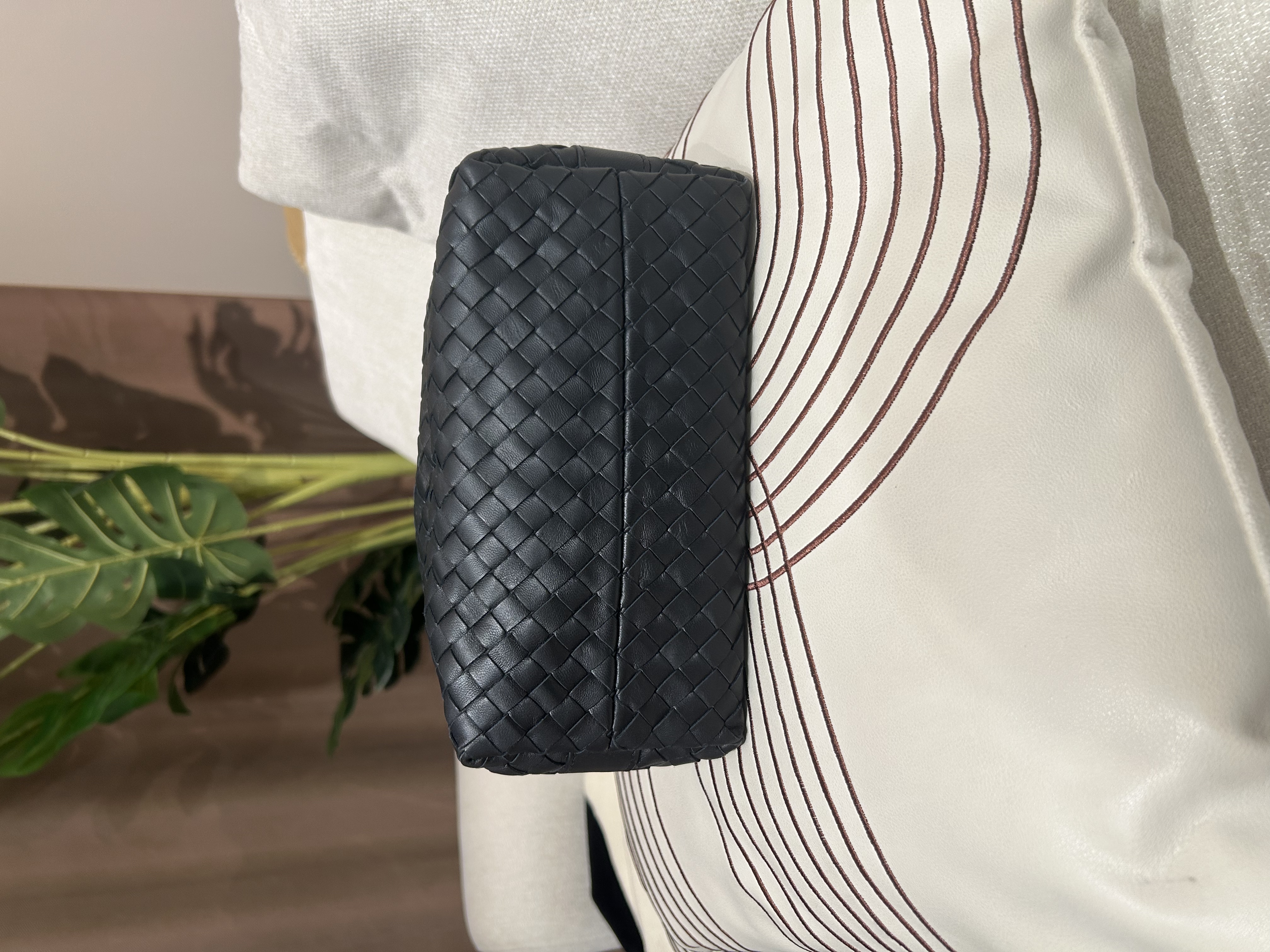 Bottega Veneta BV hobo Black Lambskin bag 100%Authentic,90%new✅dust bag