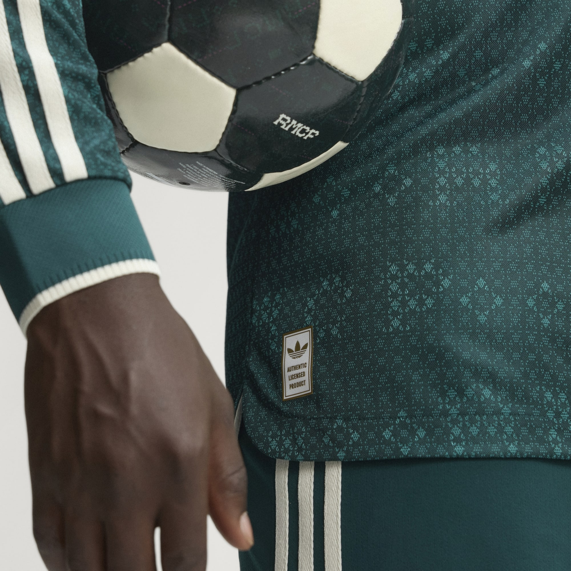 💚典雅的暗綠色調 Adidas Real Madrid 皇家馬德里 2026-27 作客長袖球員版球衣 (可加印字章) KC3980